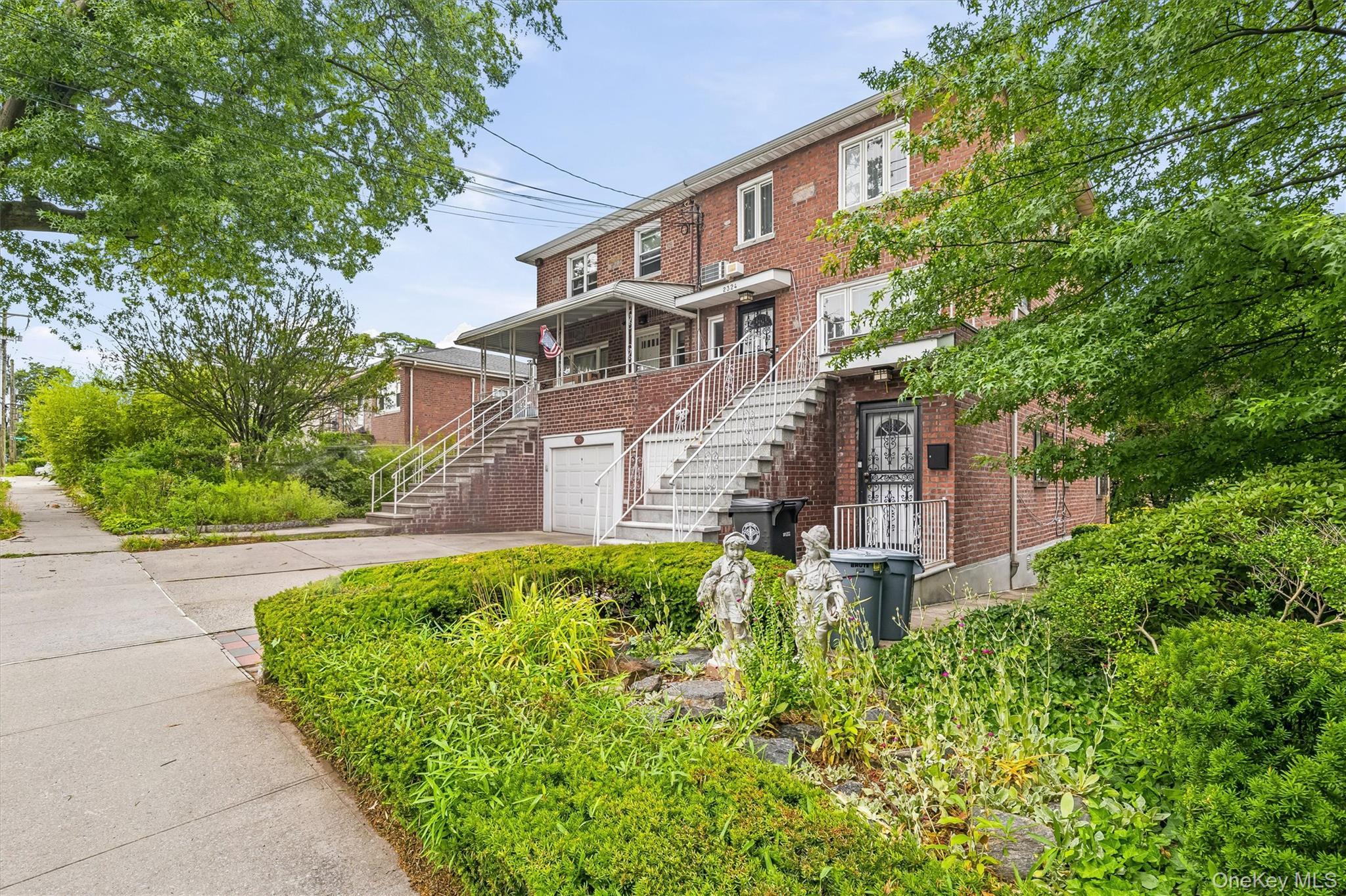 Single Family Westervelt Avenue Bronx, NY 10469, MLS-1021810-3