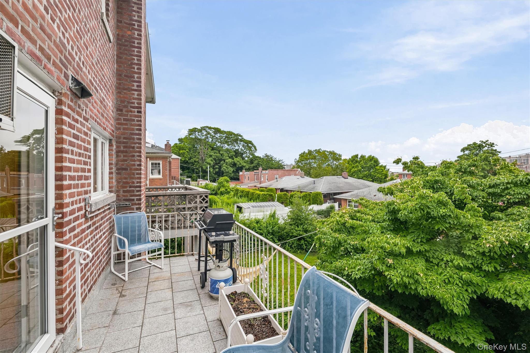 Single Family Westervelt Avenue Bronx, NY 10469, MLS-1021810-36