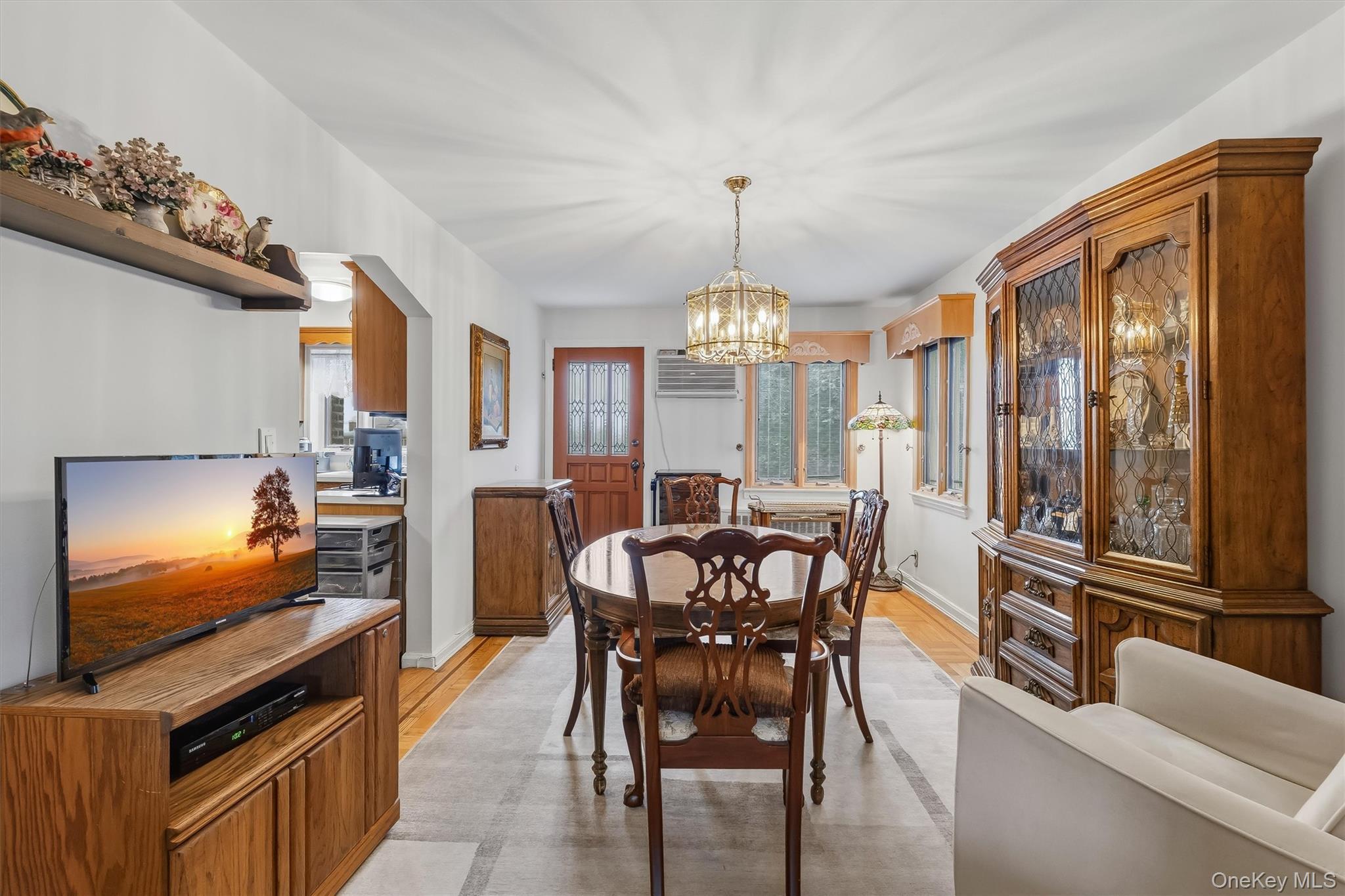 Single Family Westervelt Avenue Bronx, NY 10469, MLS-1021810-8