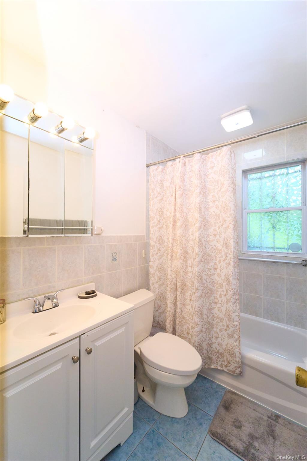 Single Family Goeller Avenue Suffolk County, NY 11746, MLS-1021843-10