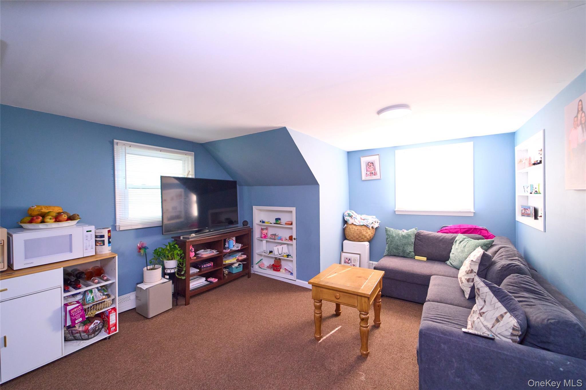 Single Family Goeller Avenue Suffolk County, NY 11746, MLS-1021843-11