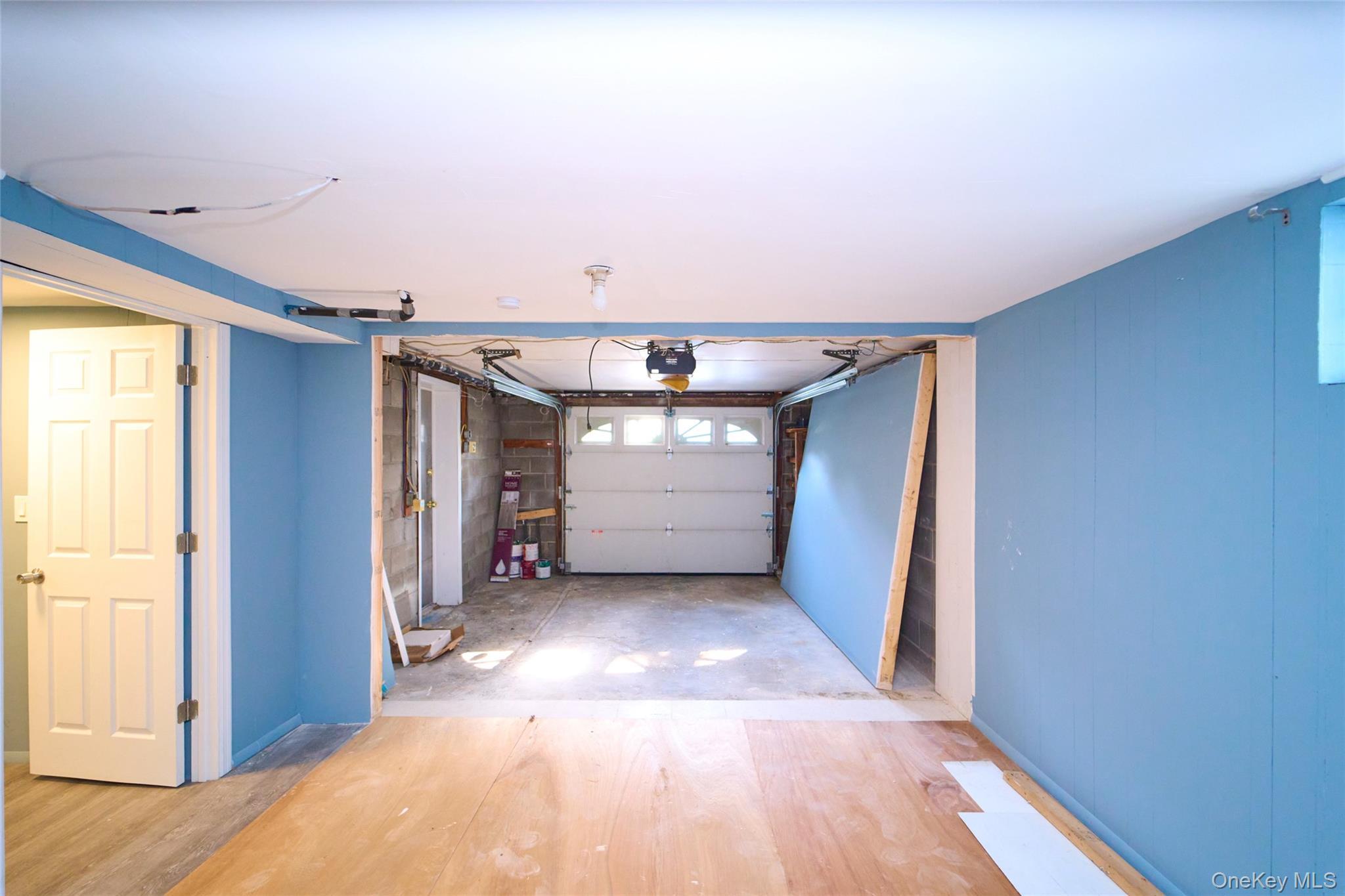 Single Family Goeller Avenue Suffolk County, NY 11746, MLS-1021843-26