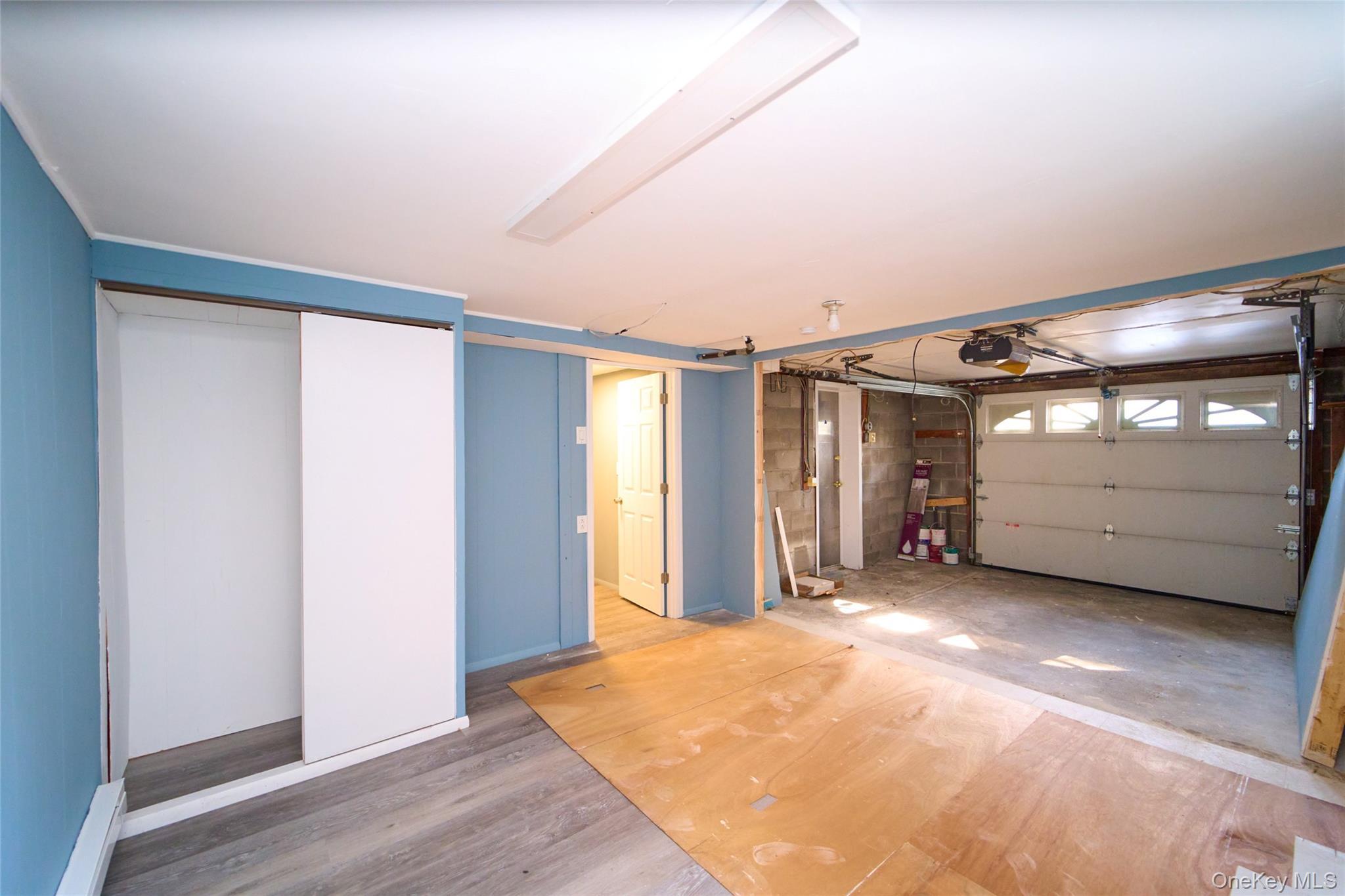 Single Family Goeller Avenue Suffolk County, NY 11746, MLS-1021843-28