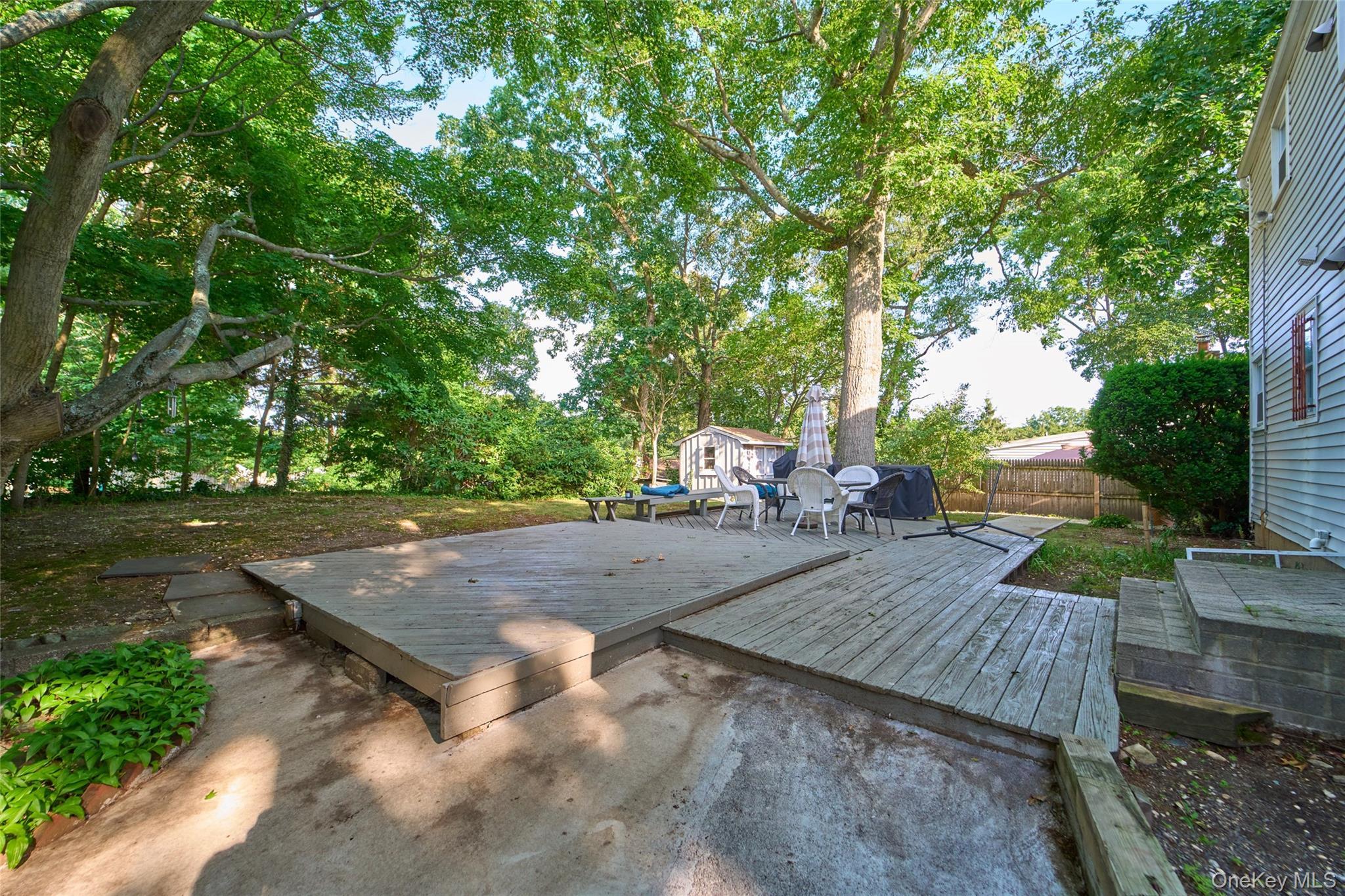 Single Family Goeller Avenue Suffolk County, NY 11746, MLS-1021843-34
