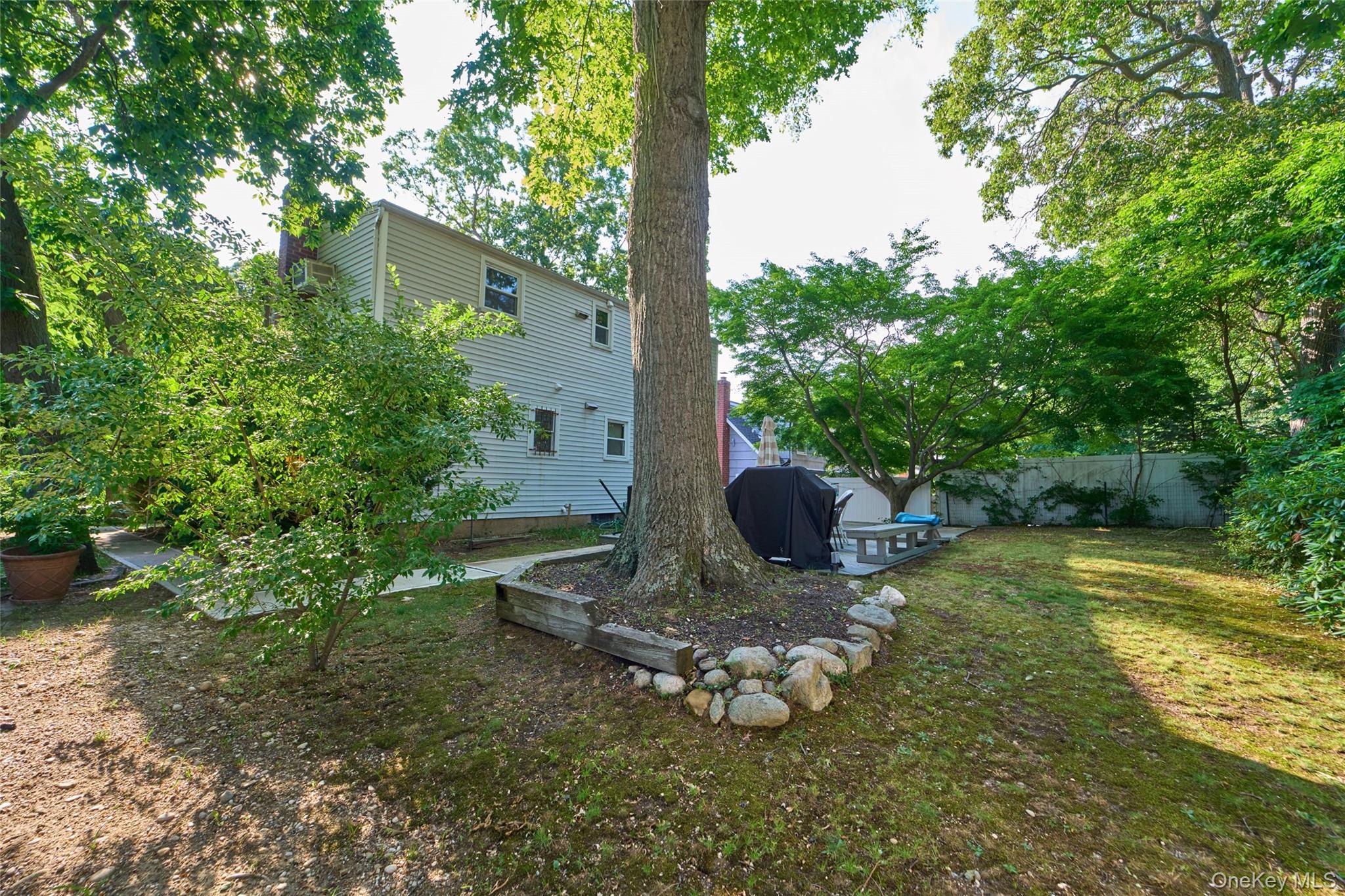 Single Family Goeller Avenue Suffolk County, NY 11746, MLS-1021843-35
