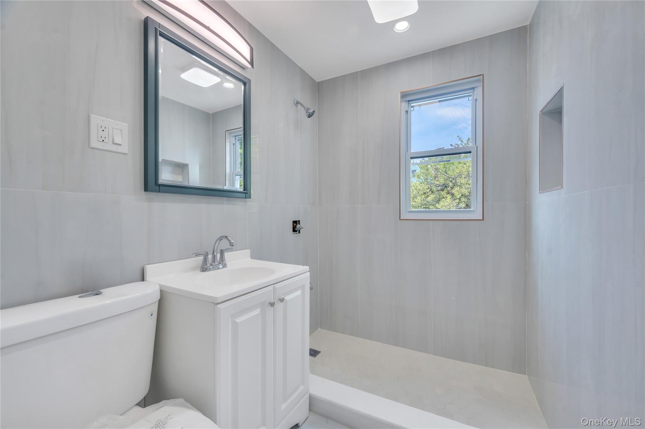 Single Family 110th Road  Queens, NY 11429, MLS-1021910-20