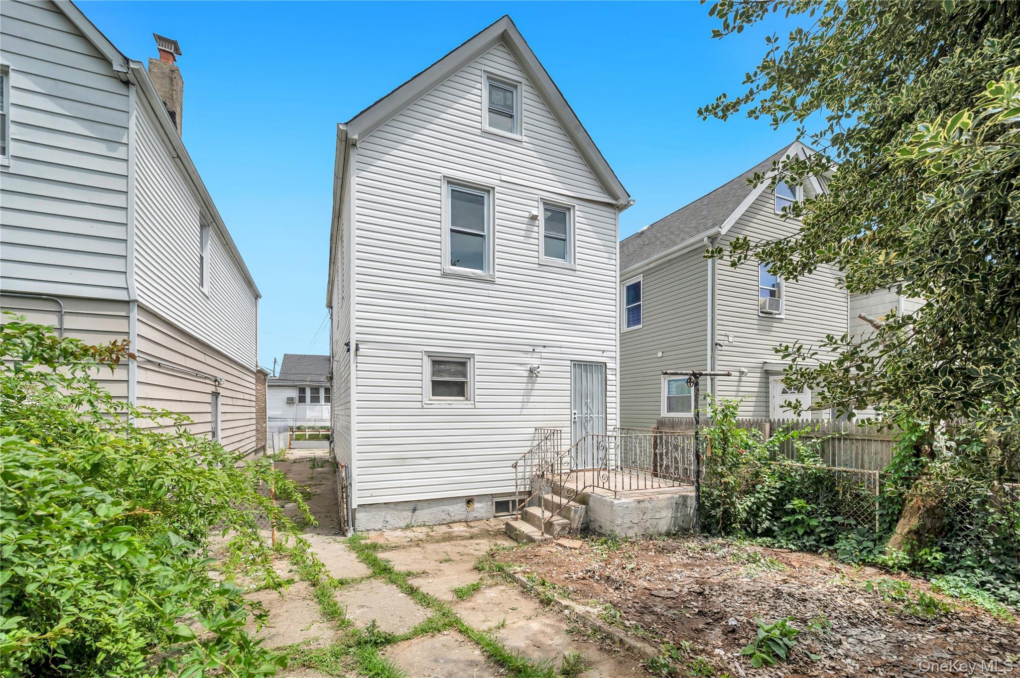 Single Family 110th Road  Queens, NY 11429, MLS-1021910-29
