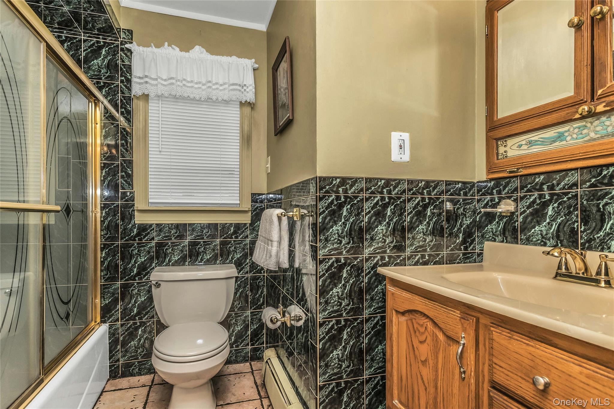 Single Family Kays Court Suffolk County, NY 11703, MLS-1021916-10