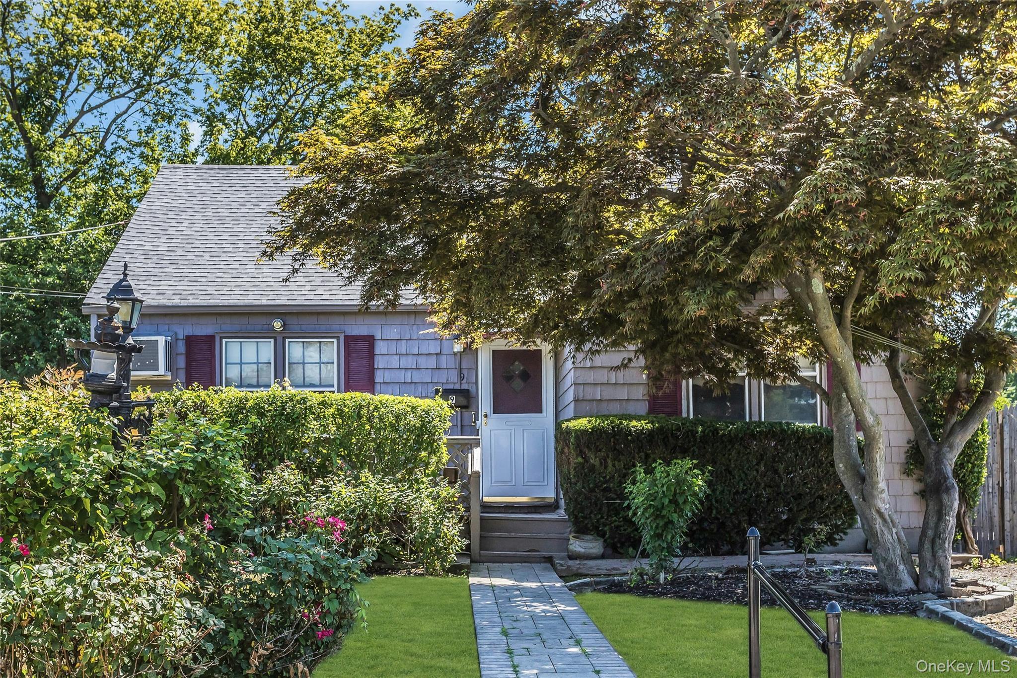 Single Family Kays Court Suffolk County, NY 11703, MLS-1021916-2