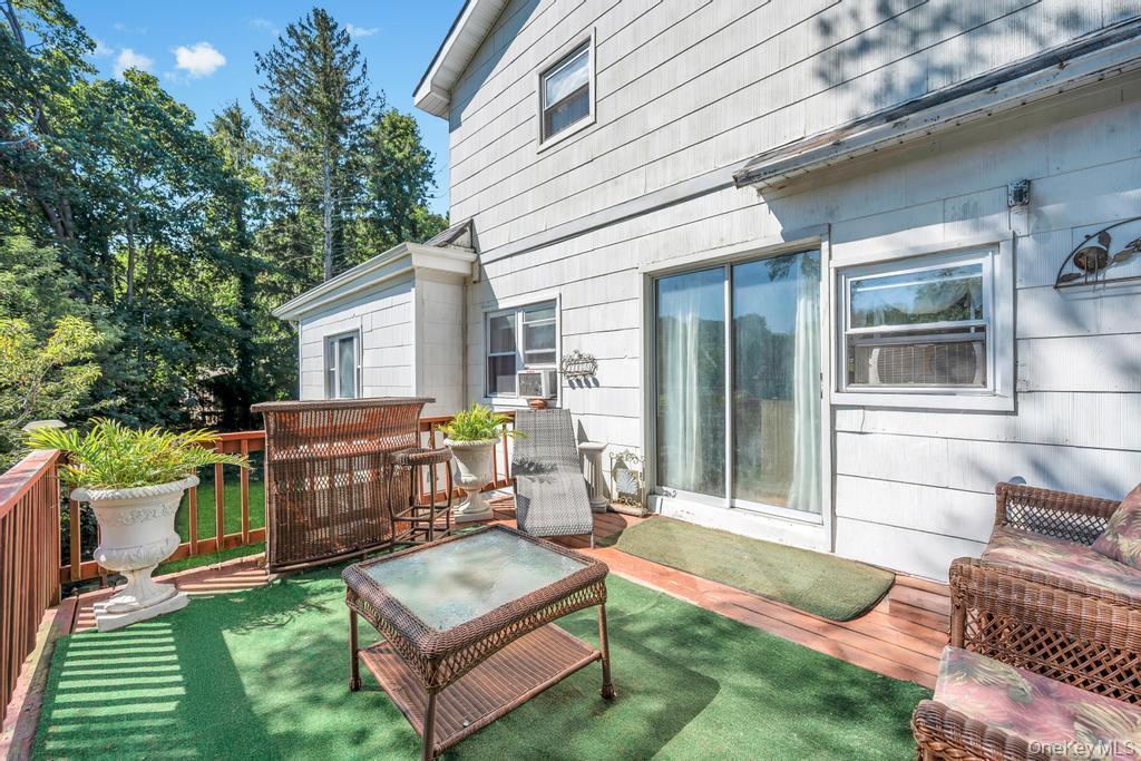 Single Family Dawn Road Suffolk County, NY 11778, MLS-1021940-11