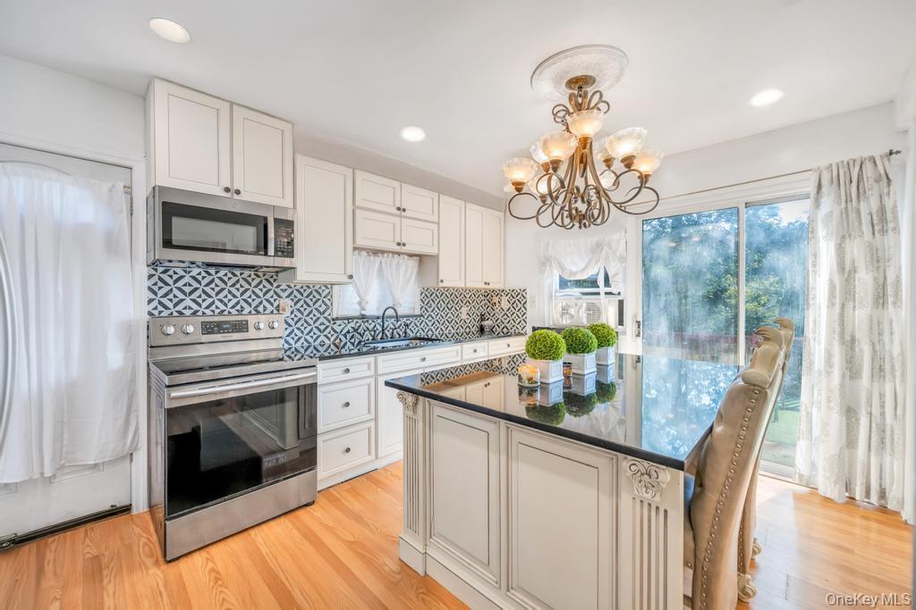 Single Family Dawn Road Suffolk County, NY 11778, MLS-1021940-16