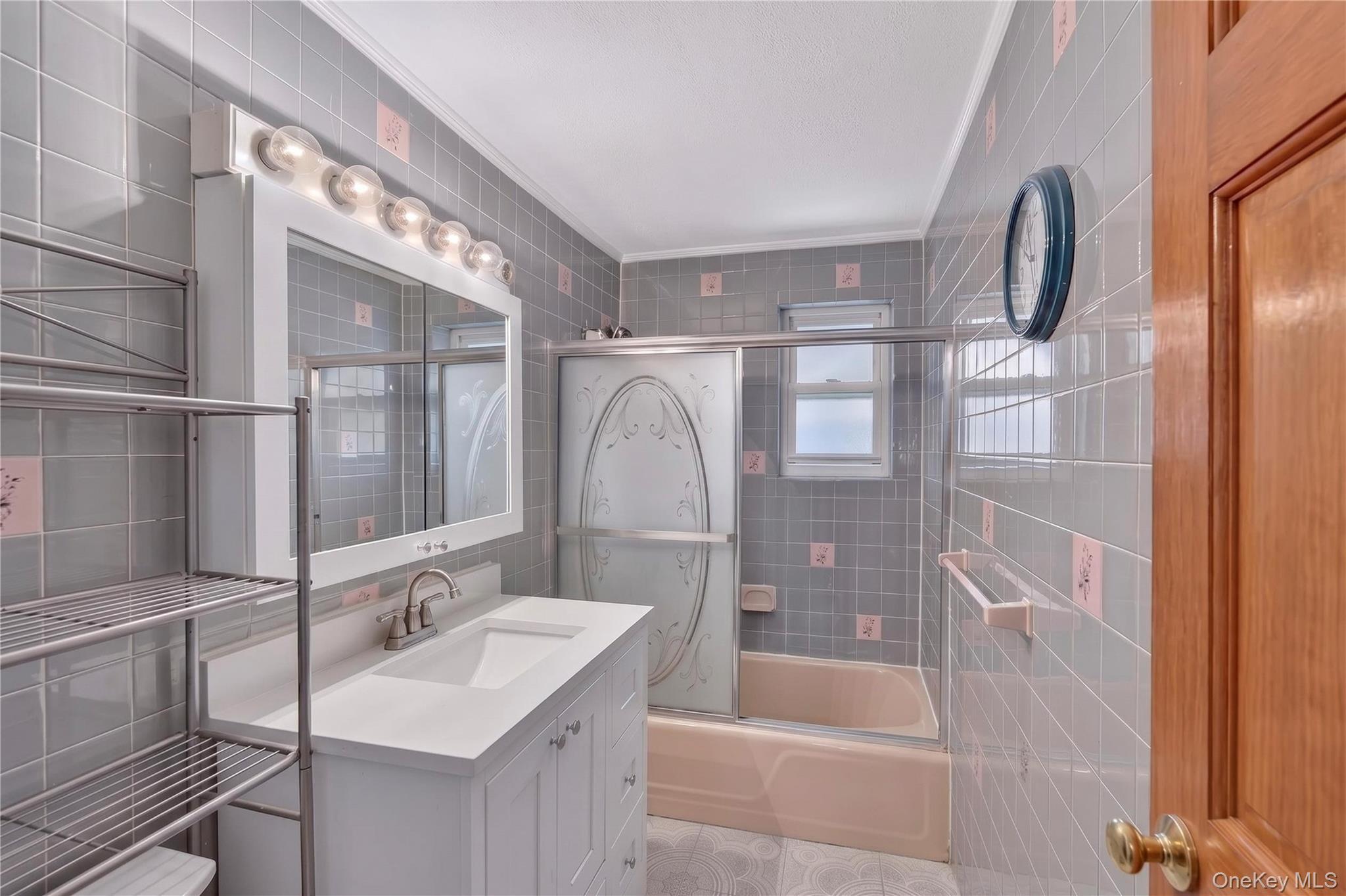 Single Family Matthews Avenue  Bronx, NY 10467, MLS-1021949-10