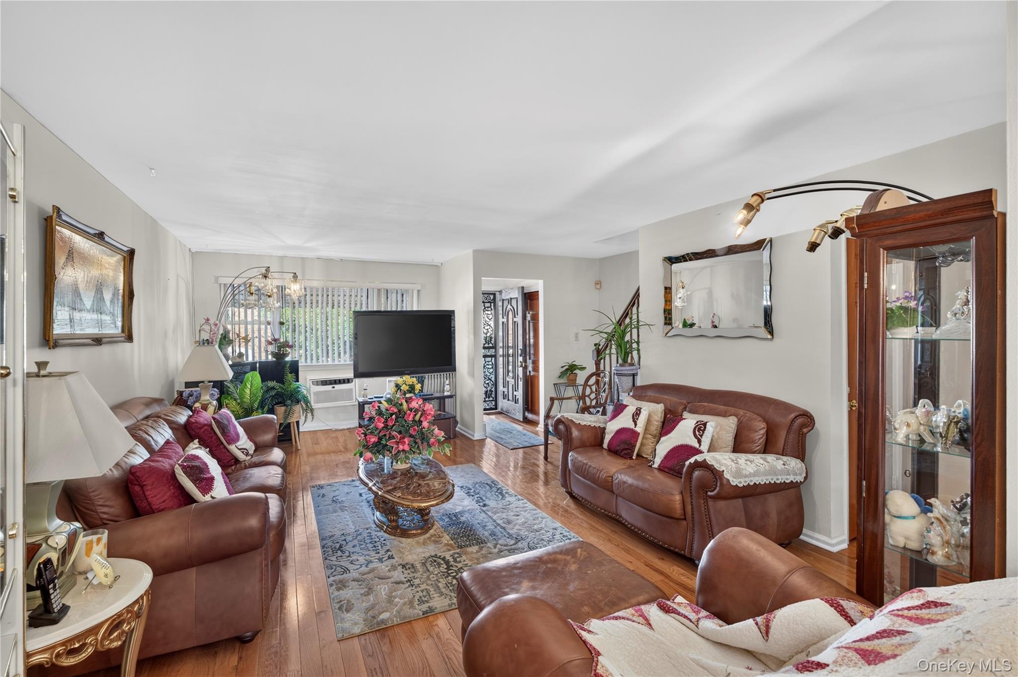 Single Family Matthews Avenue  Bronx, NY 10467, MLS-1021949-4