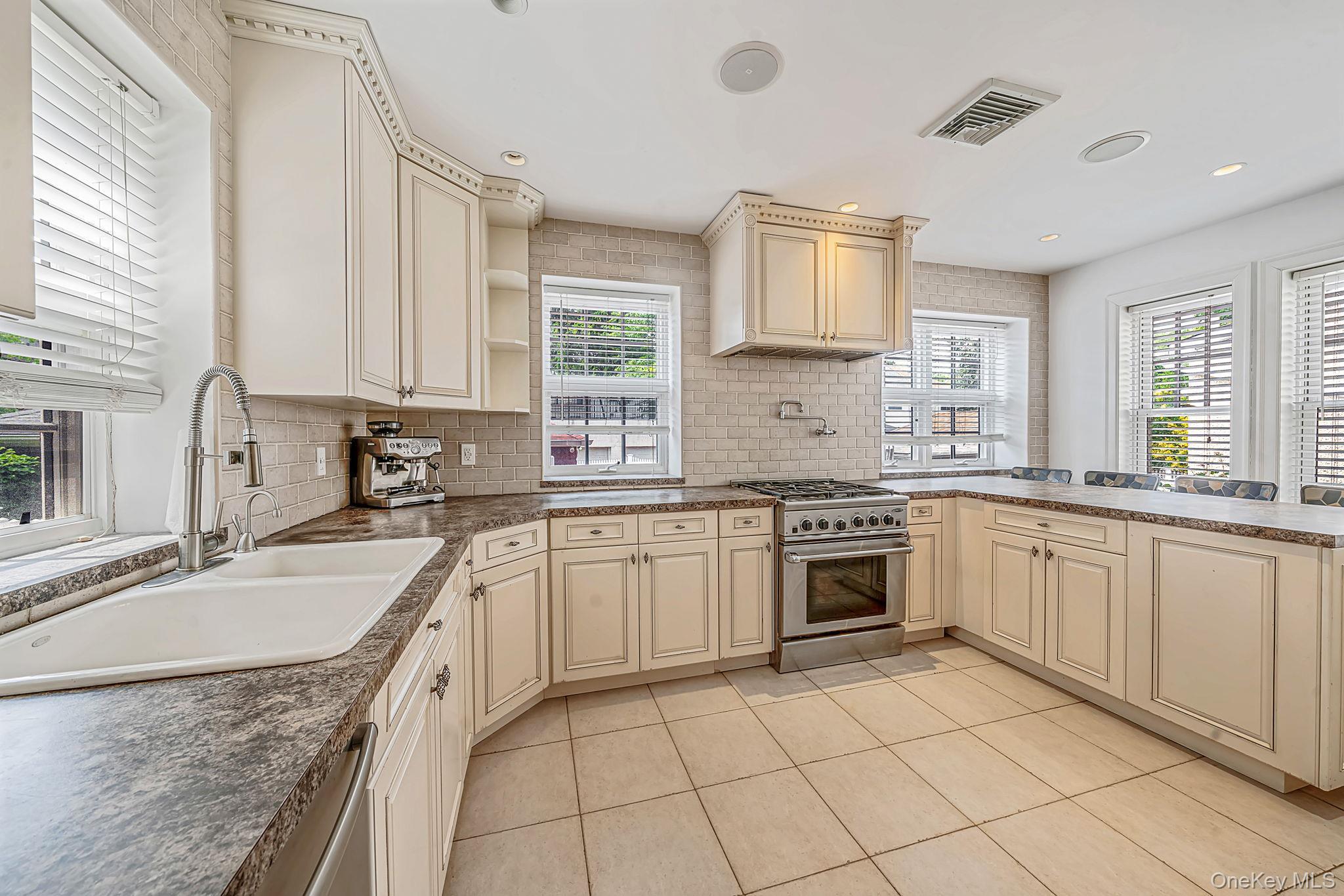 Single Family 85th Street Brooklyn, NY 11209, MLS-1021966-15