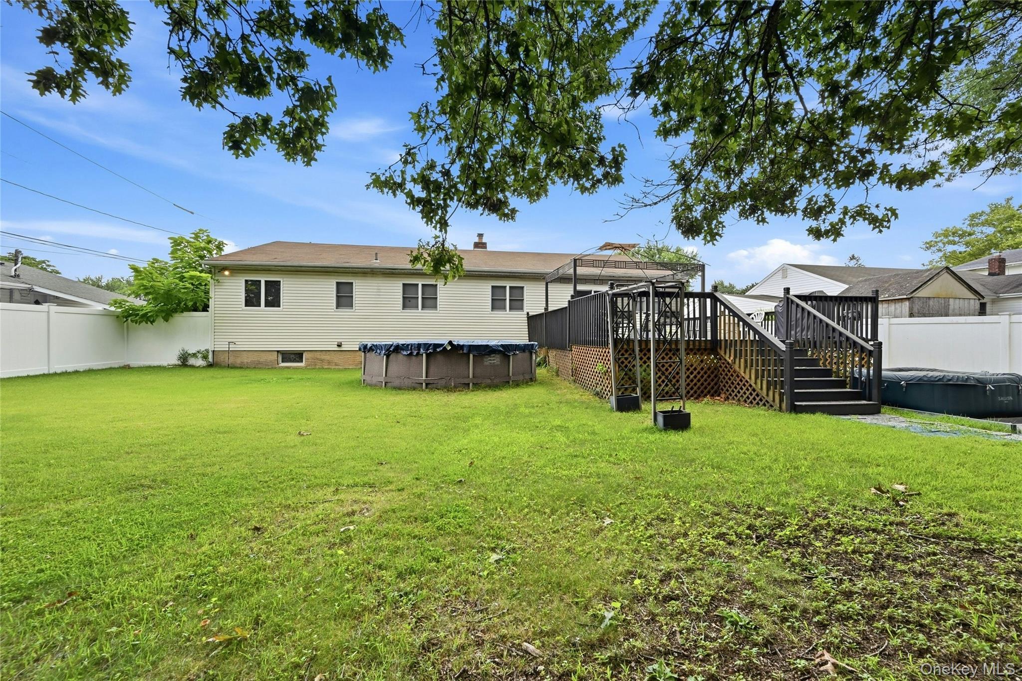 Single Family Tree Road Suffolk County, NY 11720, MLS-1021973-25