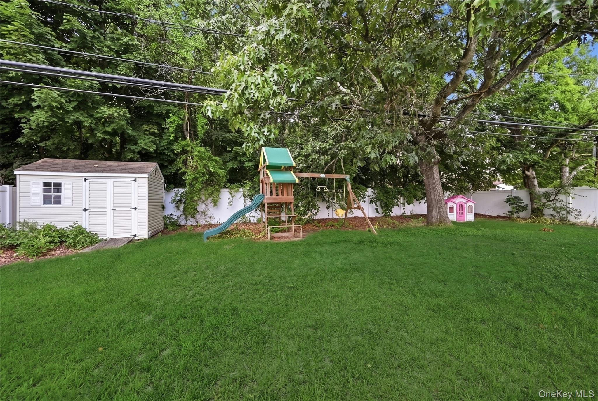 Single Family Tree Road Suffolk County, NY 11720, MLS-1021973-26