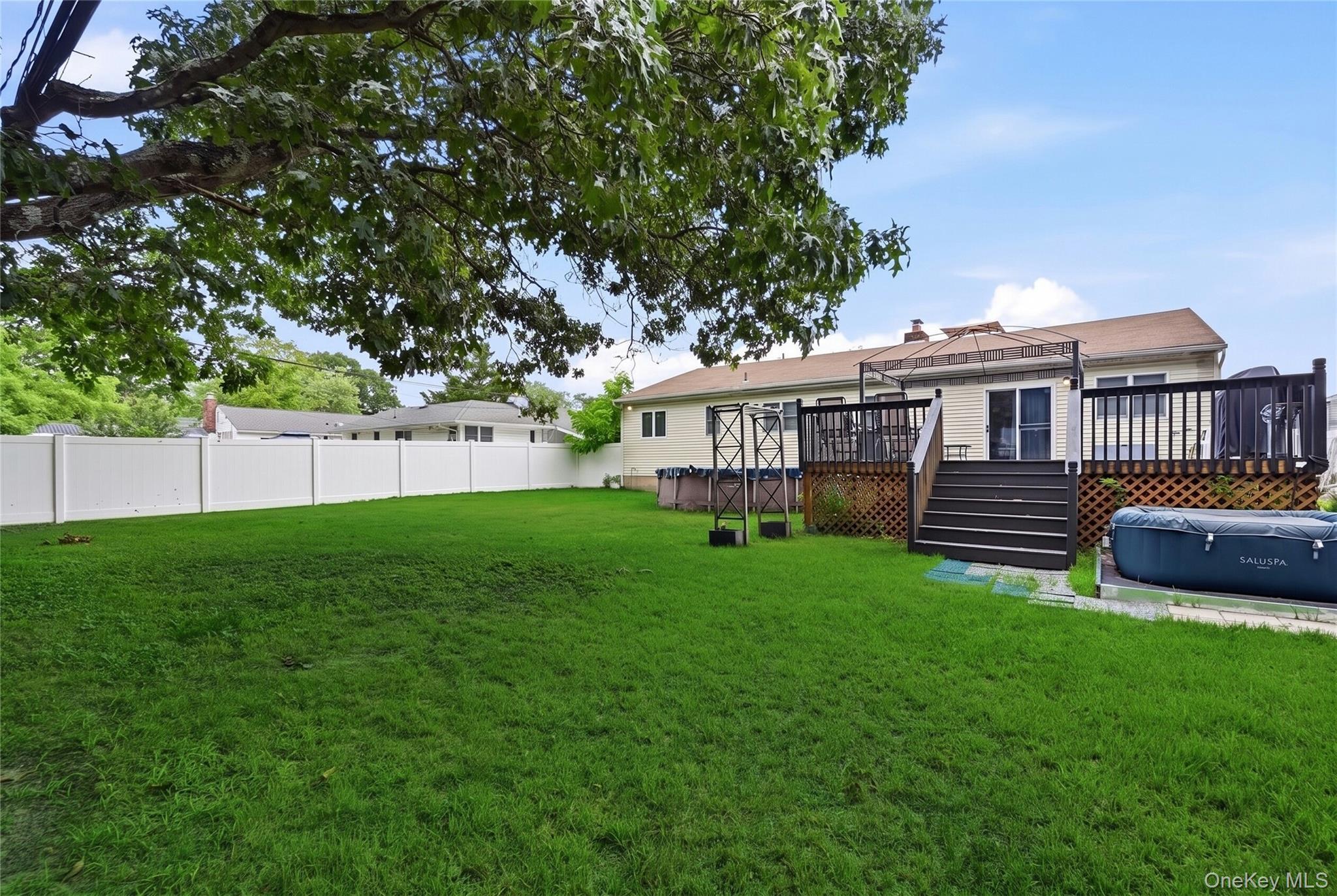 Single Family Tree Road Suffolk County, NY 11720, MLS-1021973-27
