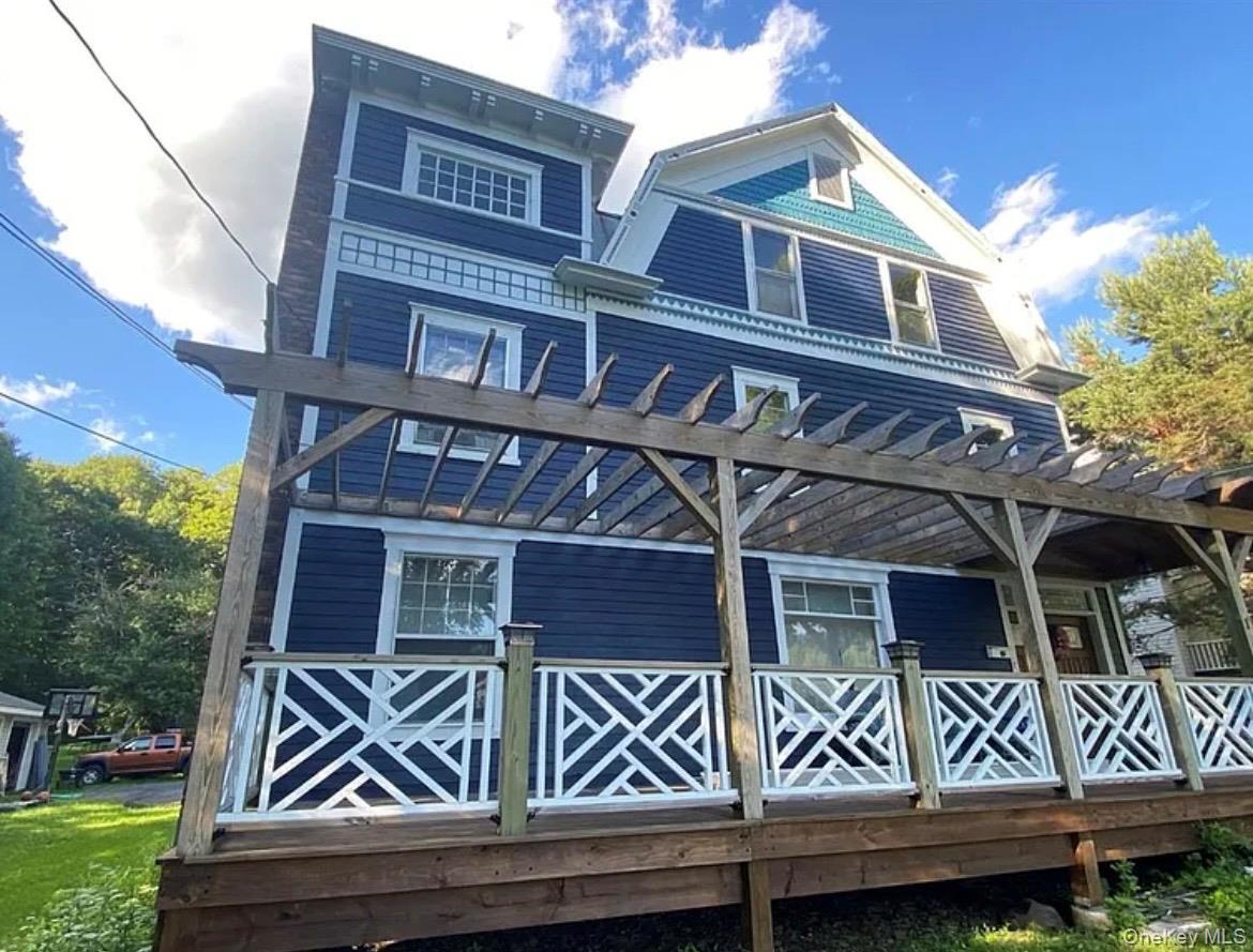 Single Family in Stamford - Prospect Street  Delaware County, NY 12167