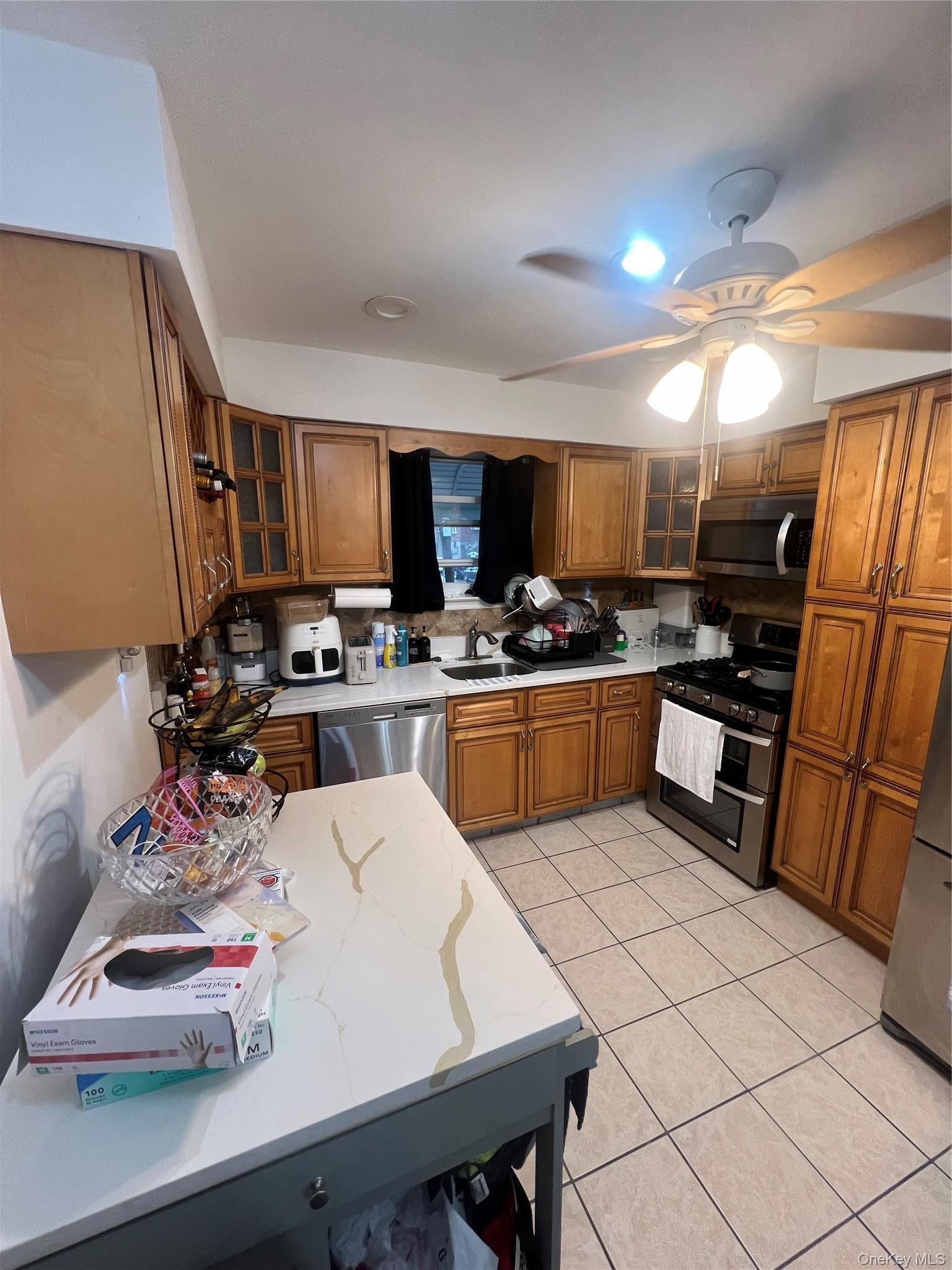 Single Family Murdock Avenue Bronx, NY 10466, MLS-1021997-4