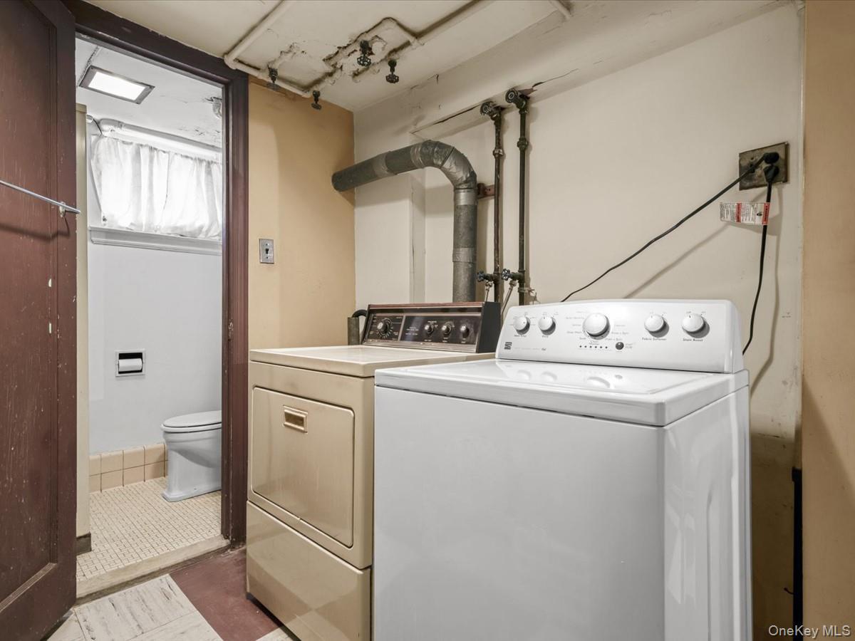 Single Family 217th Street Queens, NY 11427, MLS-1021999-32