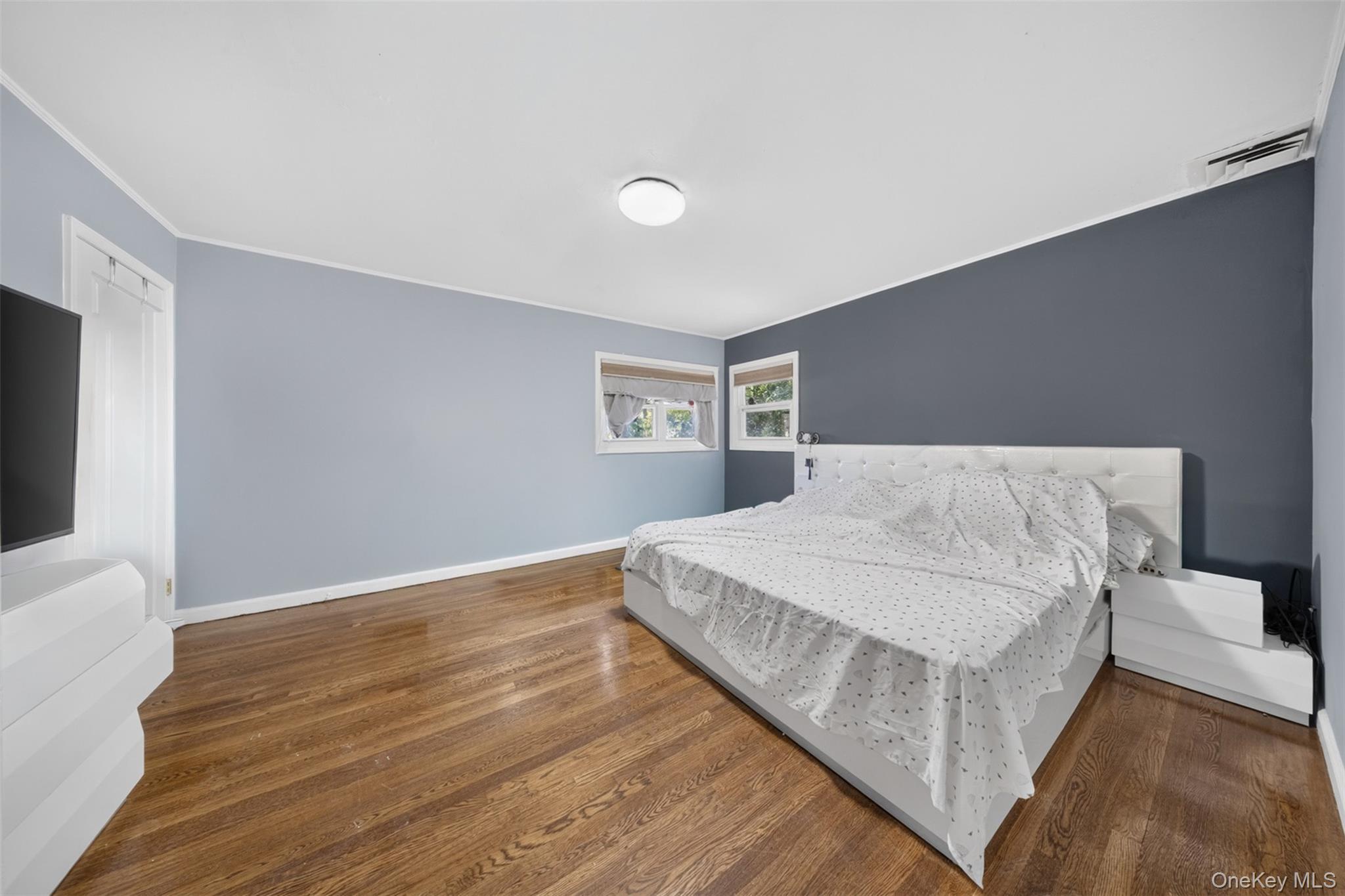 Single Family Stewart Road Queens, NY 11427, MLS-1022013-8