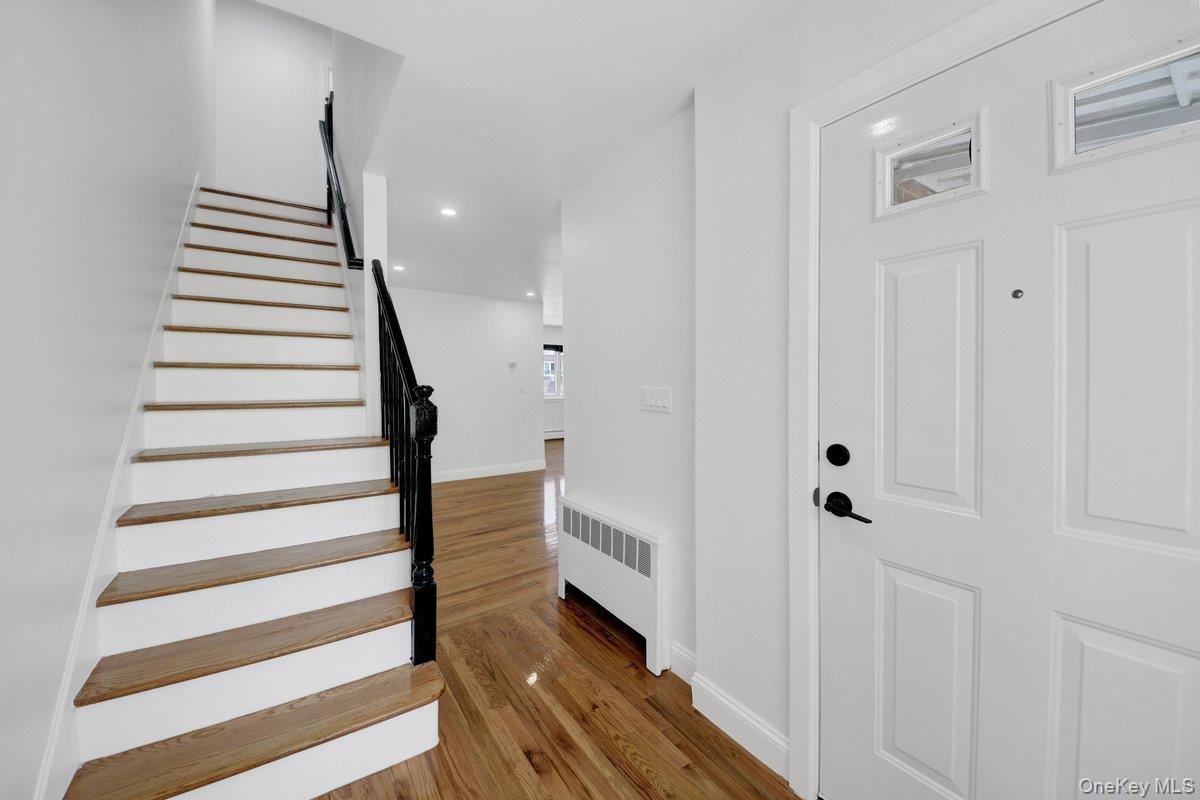 Single Family Throgs Neck Expwy Bronx, NY 10465, MLS-1022026-10