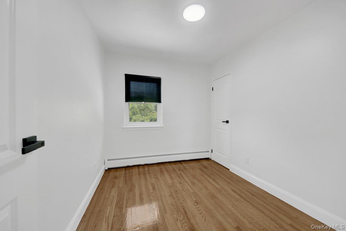Single Family Throgs Neck Expwy Bronx, NY 10465, MLS-1022026-15