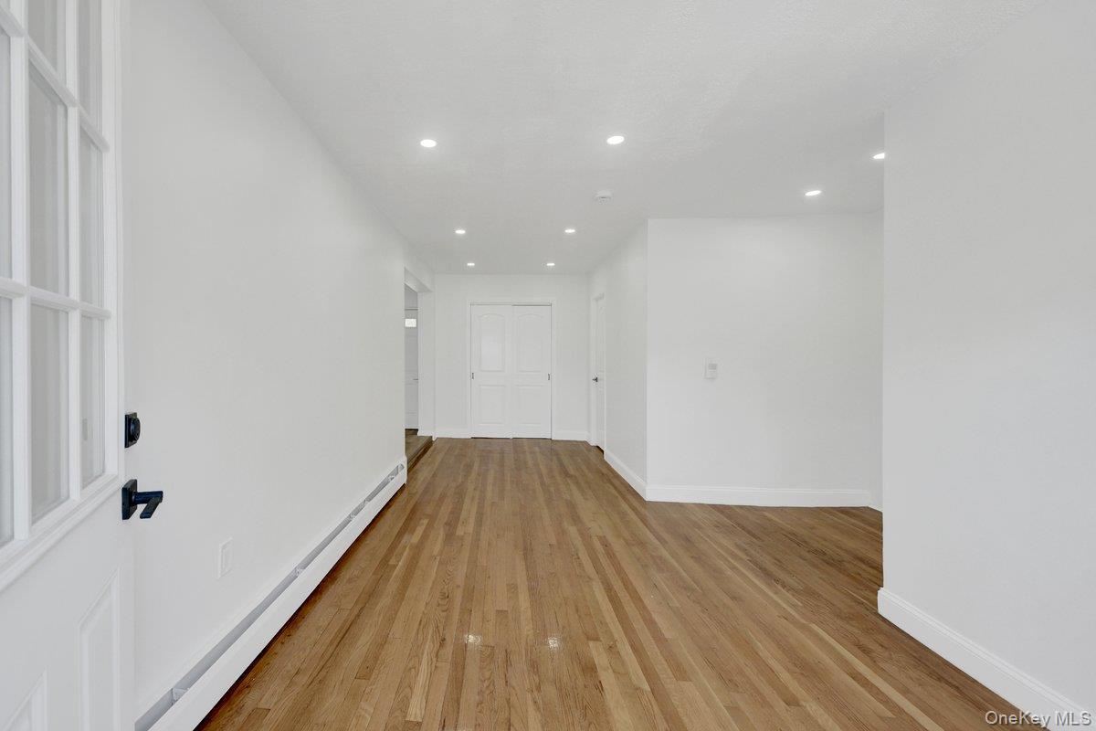 Single Family Throgs Neck Expwy Bronx, NY 10465, MLS-1022026-17