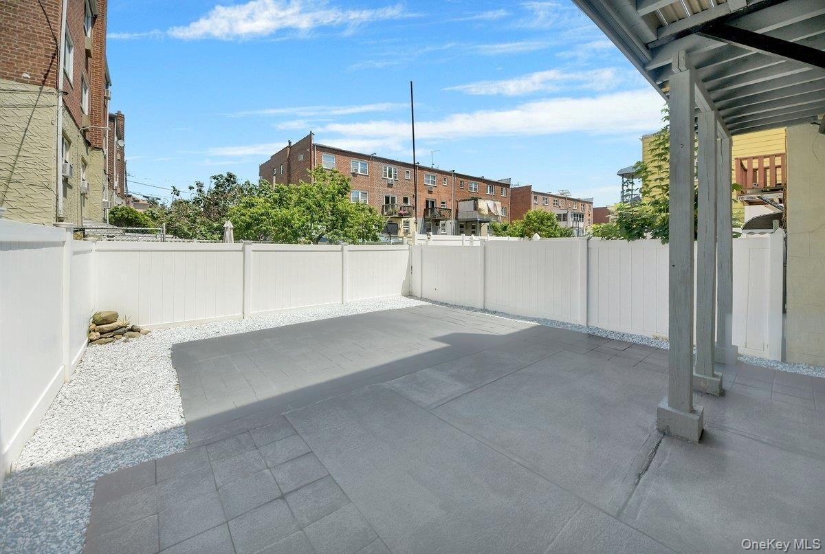Single Family Throgs Neck Expwy Bronx, NY 10465, MLS-1022026-27