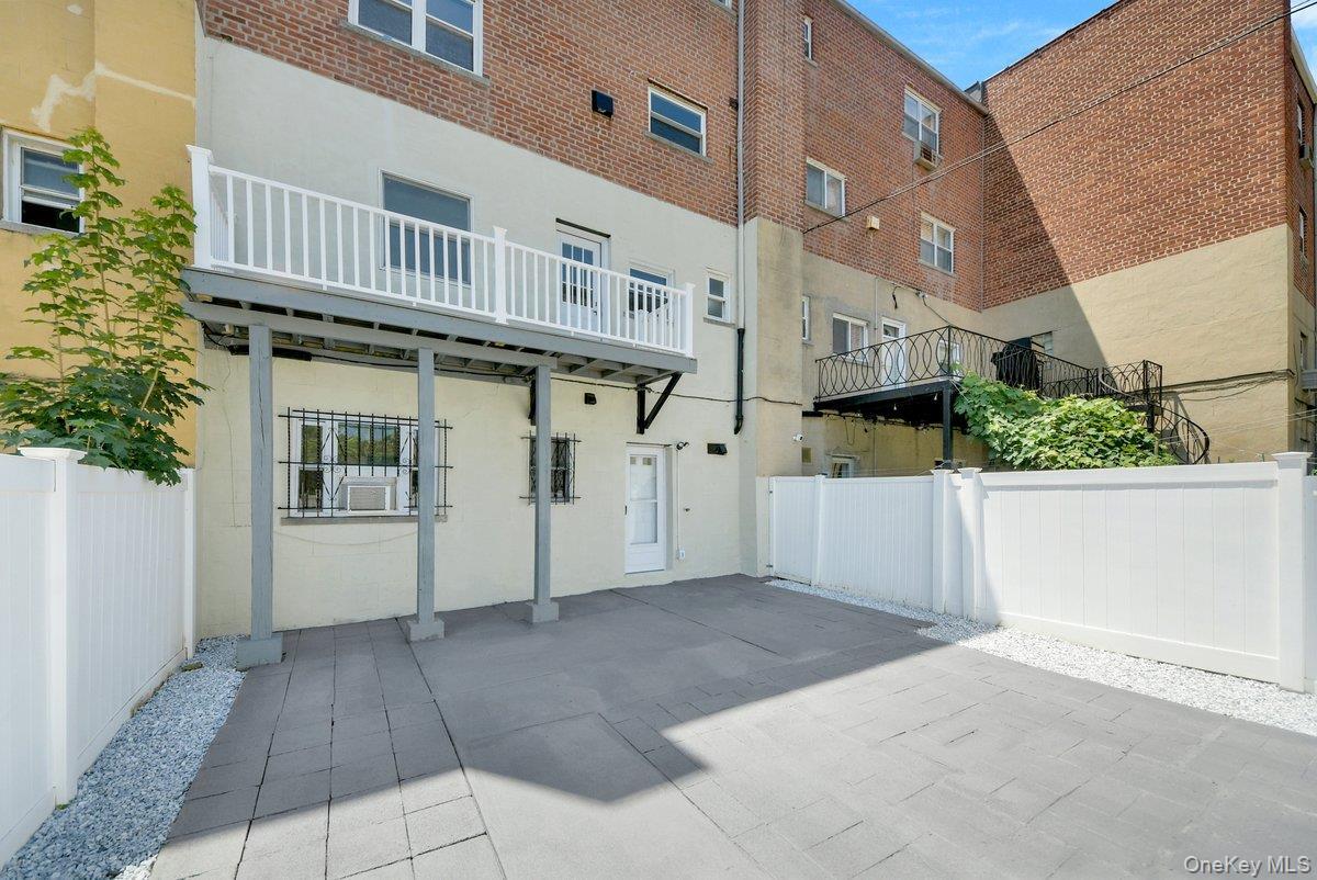 Single Family Throgs Neck Expwy Bronx, NY 10465, MLS-1022026-28