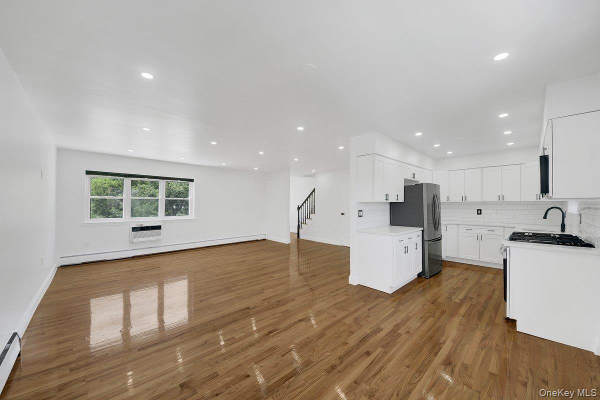 Single Family Throgs Neck Expwy Bronx, NY 10465, MLS-1022026-3