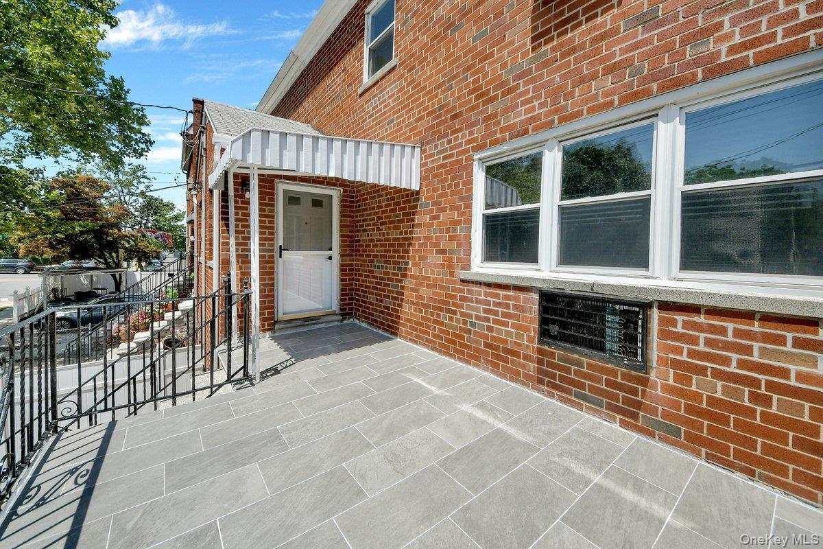 Single Family Throgs Neck Expwy Bronx, NY 10465, MLS-1022026-30