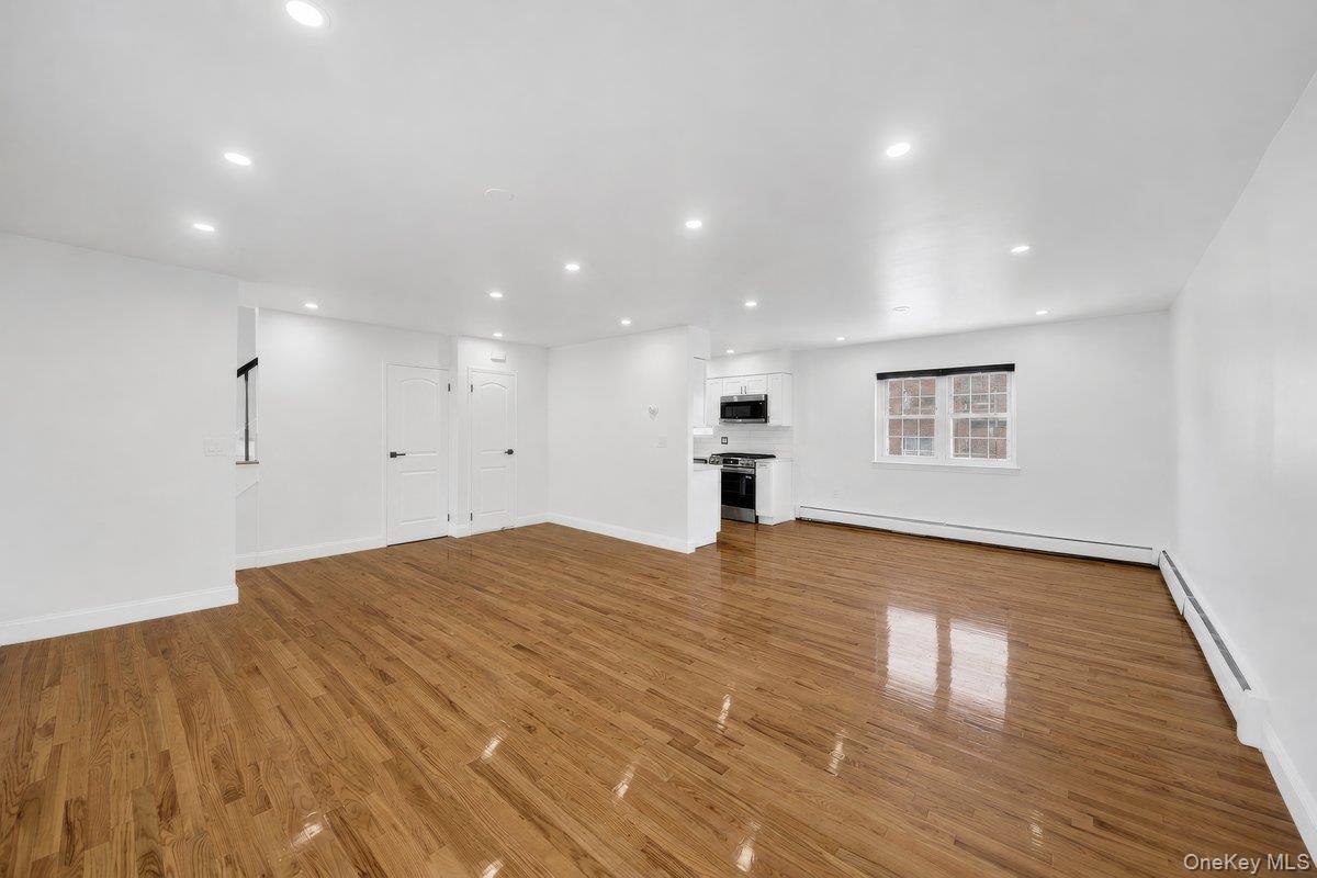 Single Family Throgs Neck Expwy Bronx, NY 10465, MLS-1022026-5