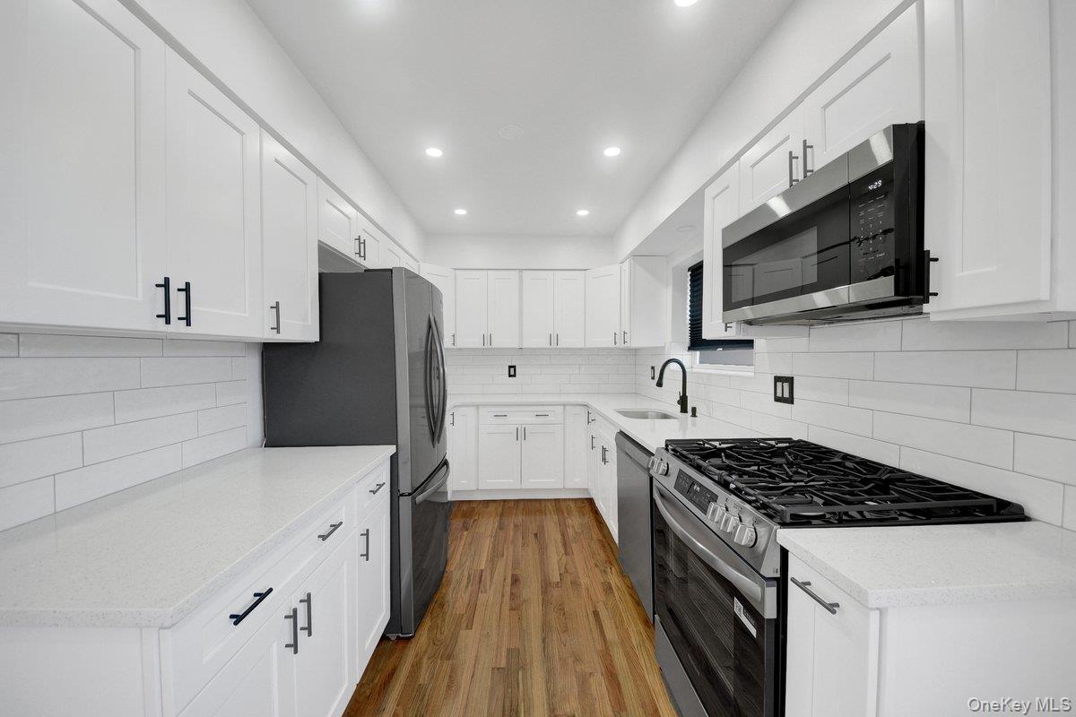 Single Family Throgs Neck Expwy Bronx, NY 10465, MLS-1022026-6
