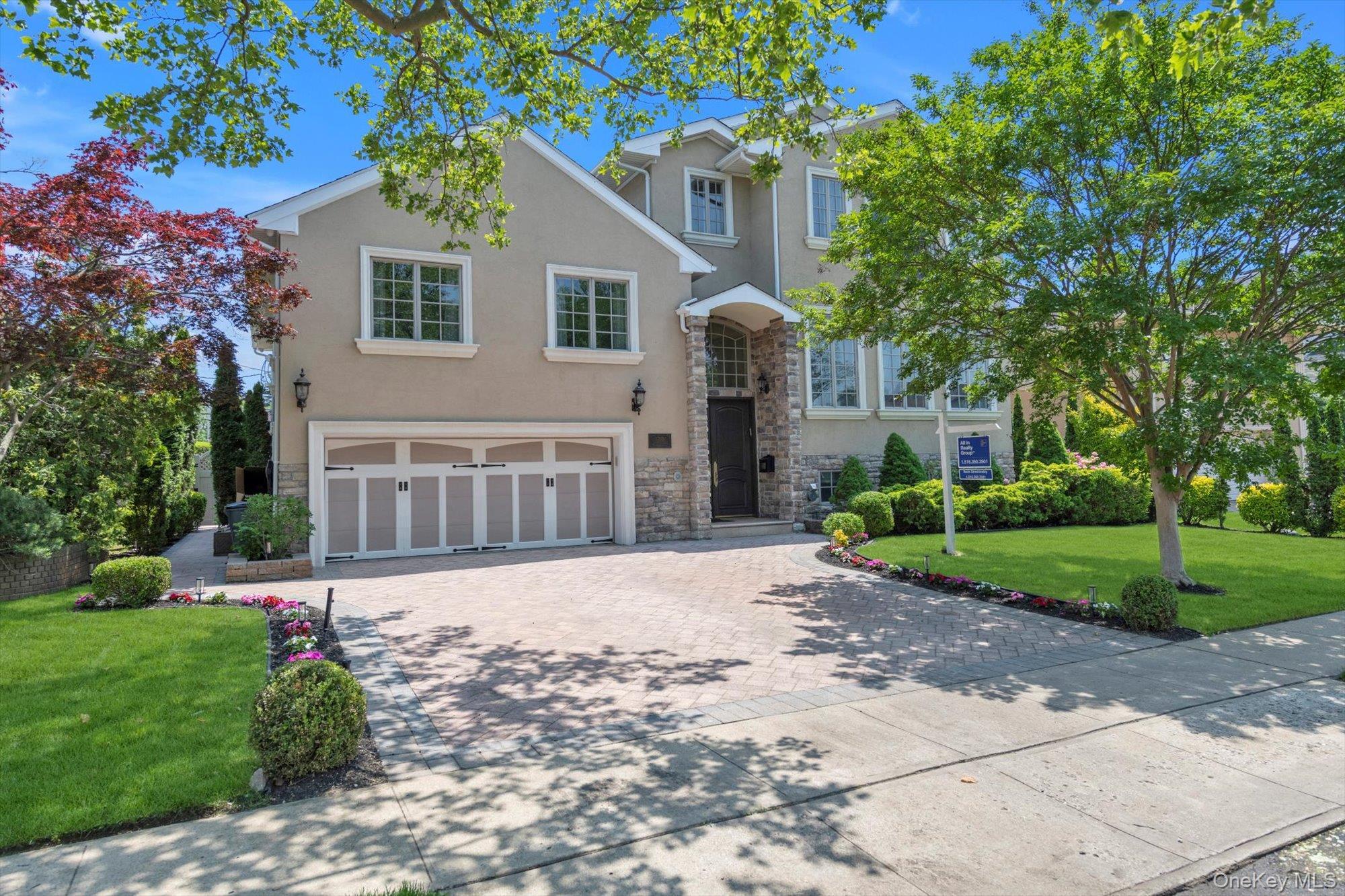 Single Family Hillcrest Place  Nassau County, NY 11581, MLS-1022067-31