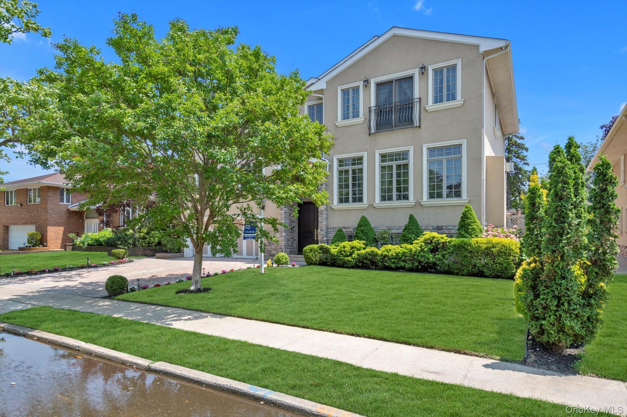Single Family Hillcrest Place  Nassau County, NY 11581, MLS-1022067-32