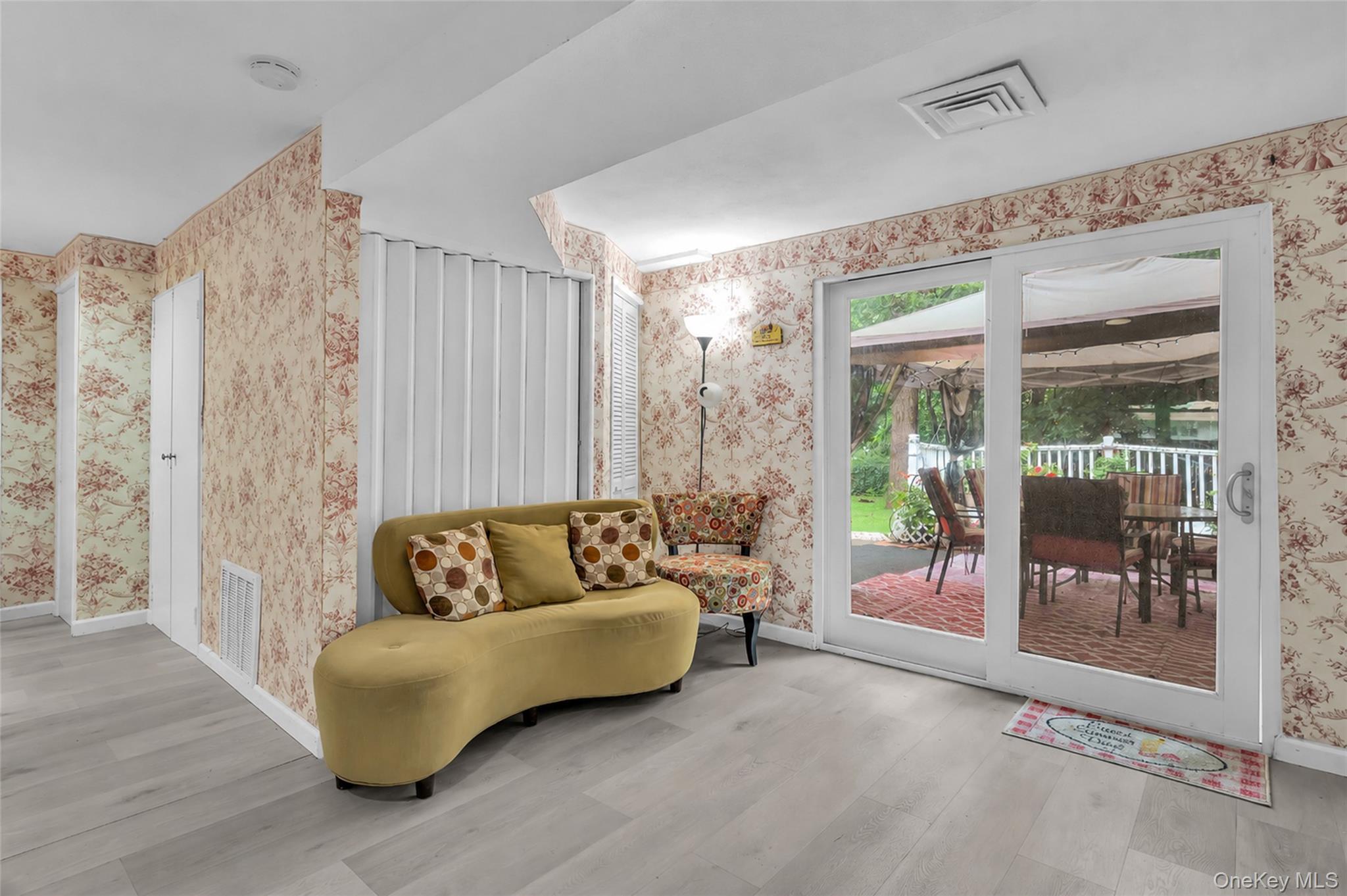 Single Family Holbrook Road Suffolk County, NY 11720, MLS-1022073-16