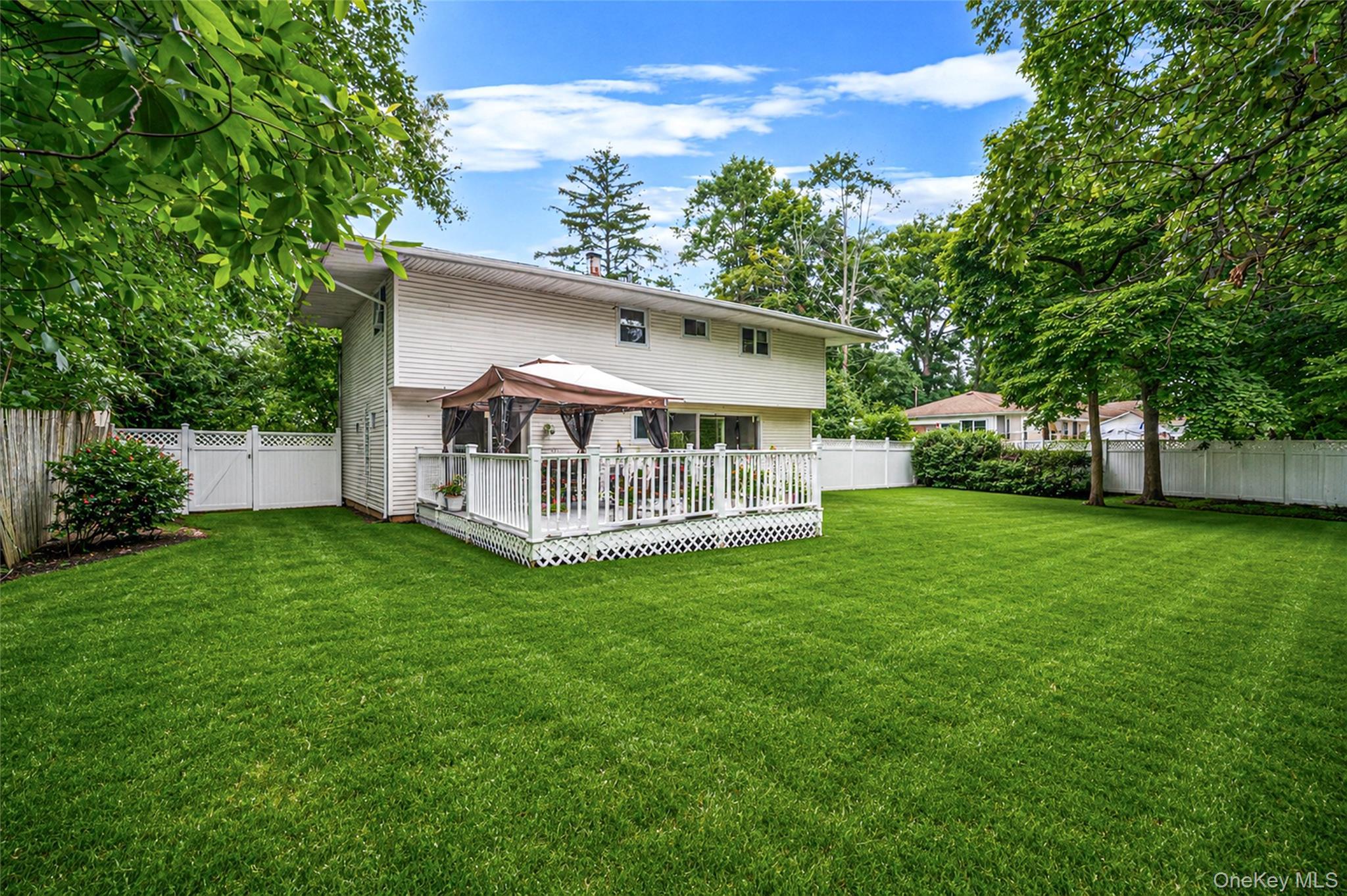 Single Family Holbrook Road  Suffolk County, NY 11720, MLS-1022073-24