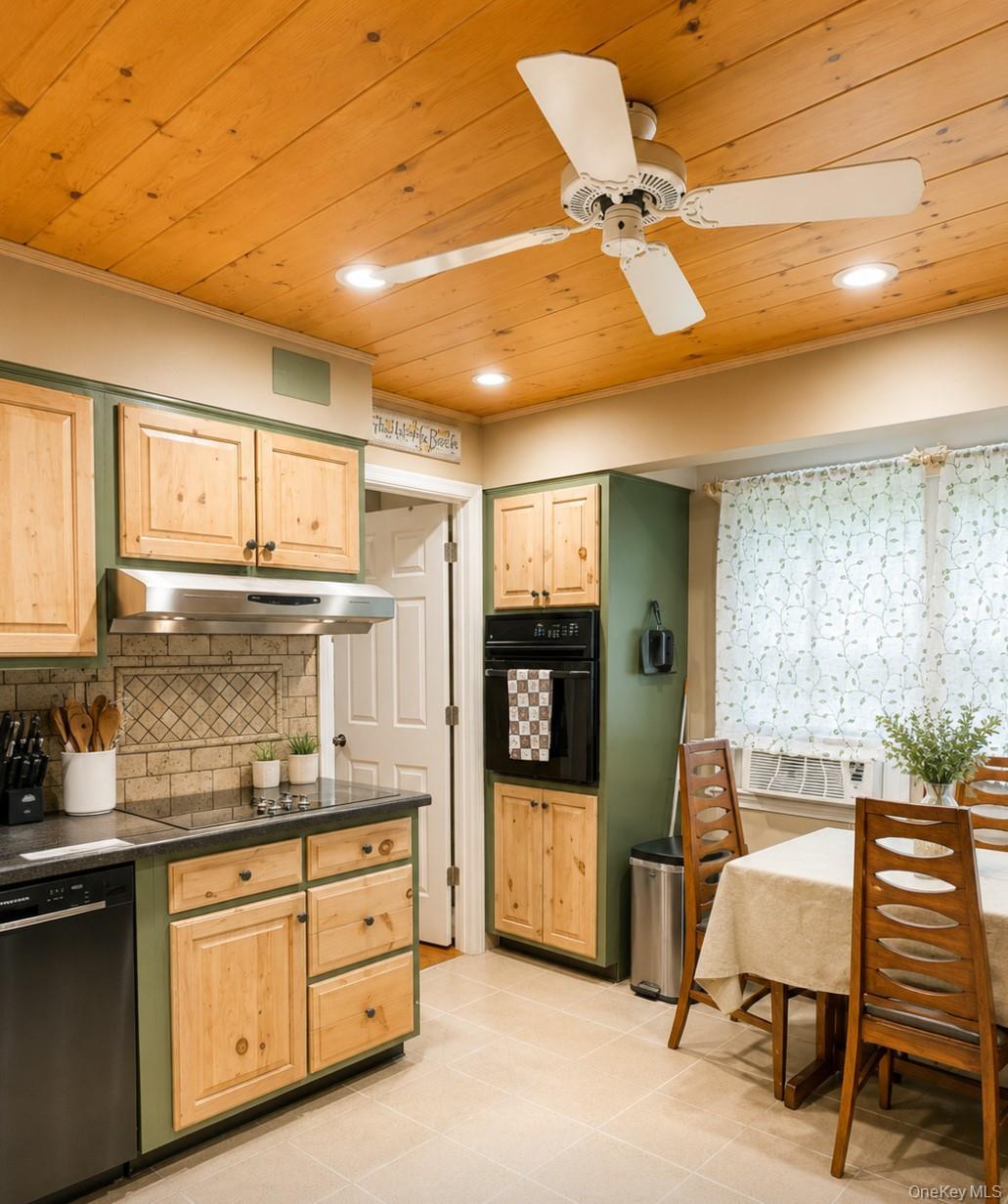 Single Family W Pulaski Road  Suffolk County, NY 11746, MLS-1022090-4