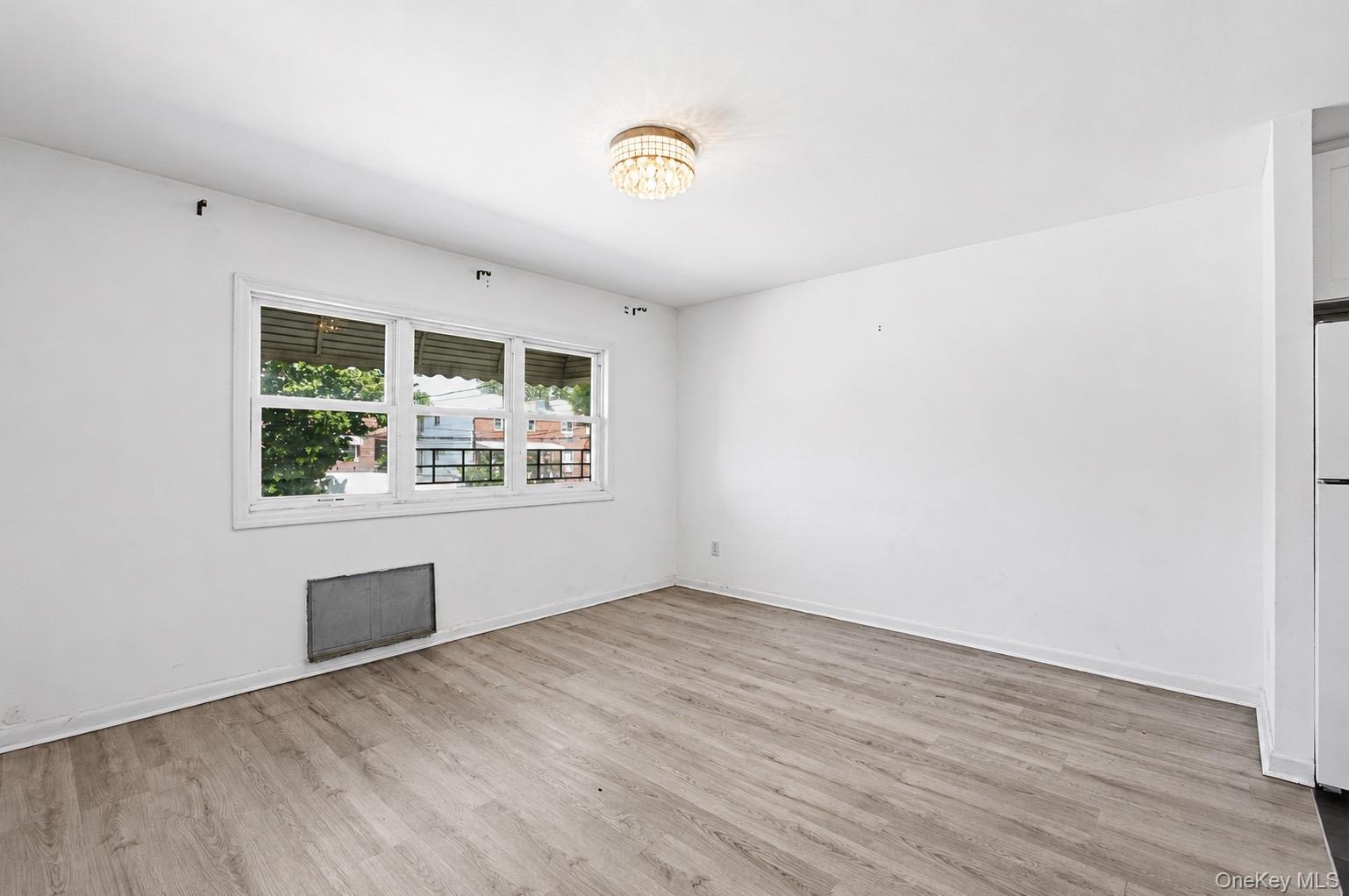 Single Family Robinson Avenue  Bronx, NY 10465, MLS-1022107-12