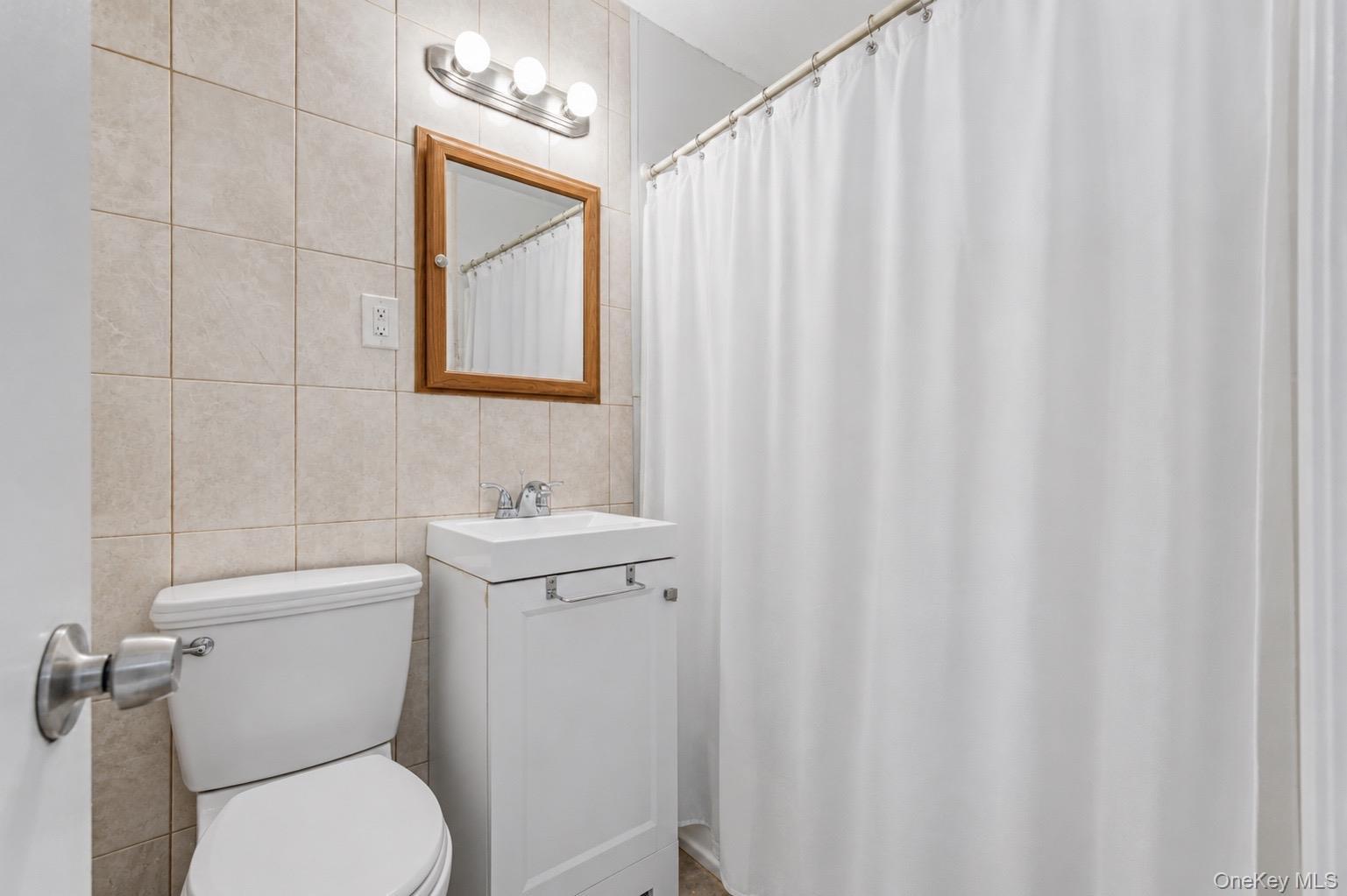 Single Family Robinson Avenue  Bronx, NY 10465, MLS-1022107-14