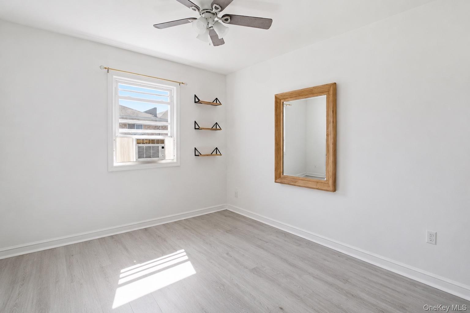 Single Family Robinson Avenue  Bronx, NY 10465, MLS-1022107-23