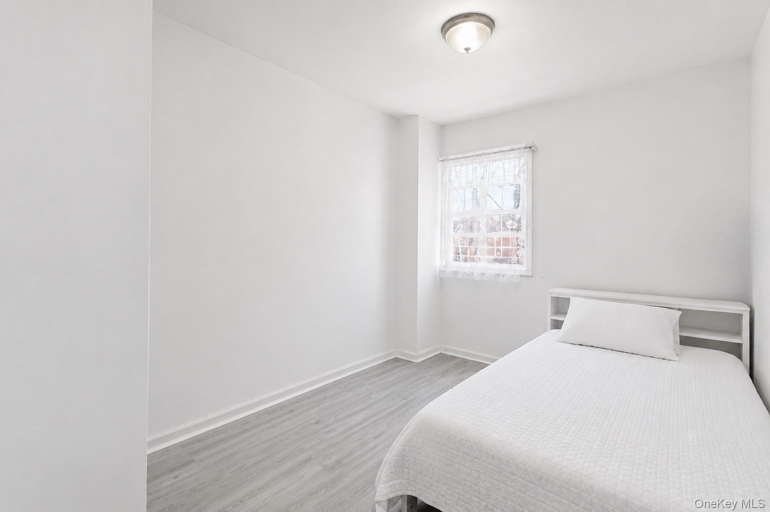 Single Family Robinson Avenue  Bronx, NY 10465, MLS-1022107-25