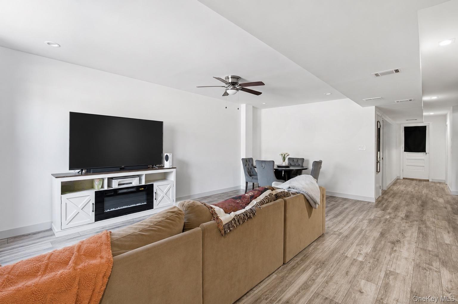 Single Family Robinson Avenue  Bronx, NY 10465, MLS-1022107-3