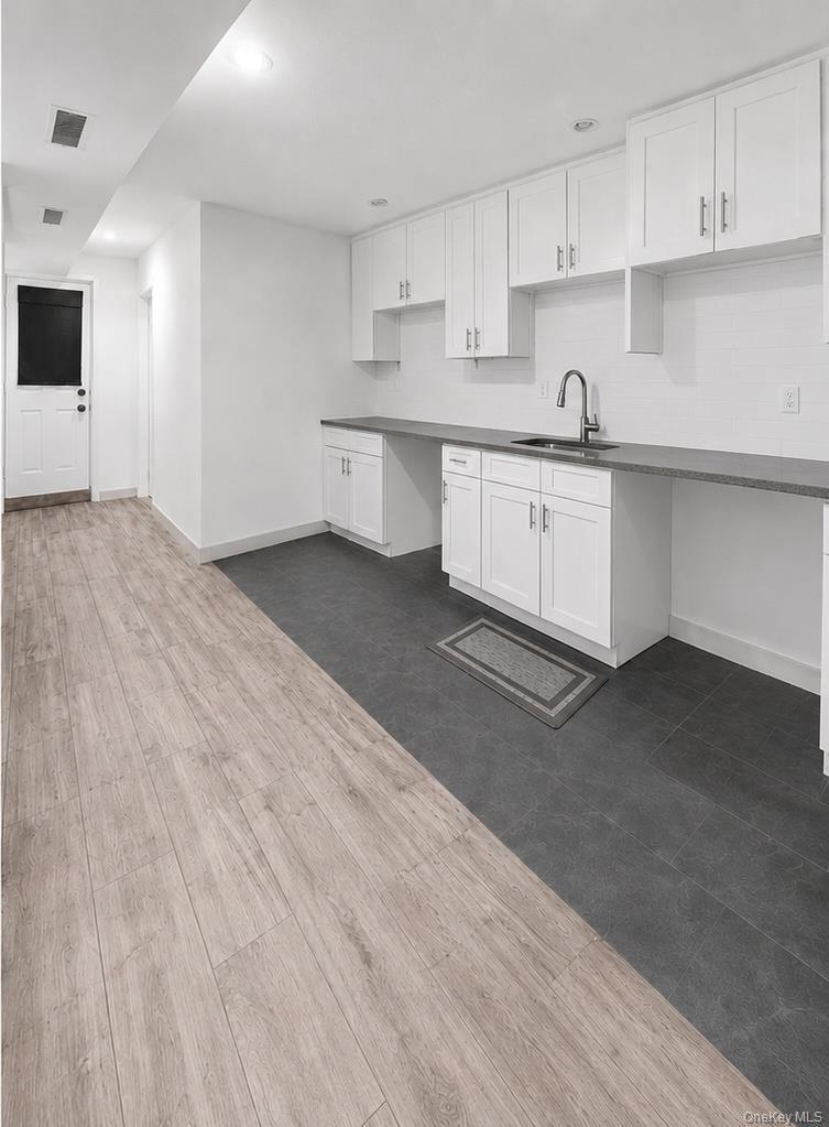 Single Family Robinson Avenue  Bronx, NY 10465, MLS-1022107-4