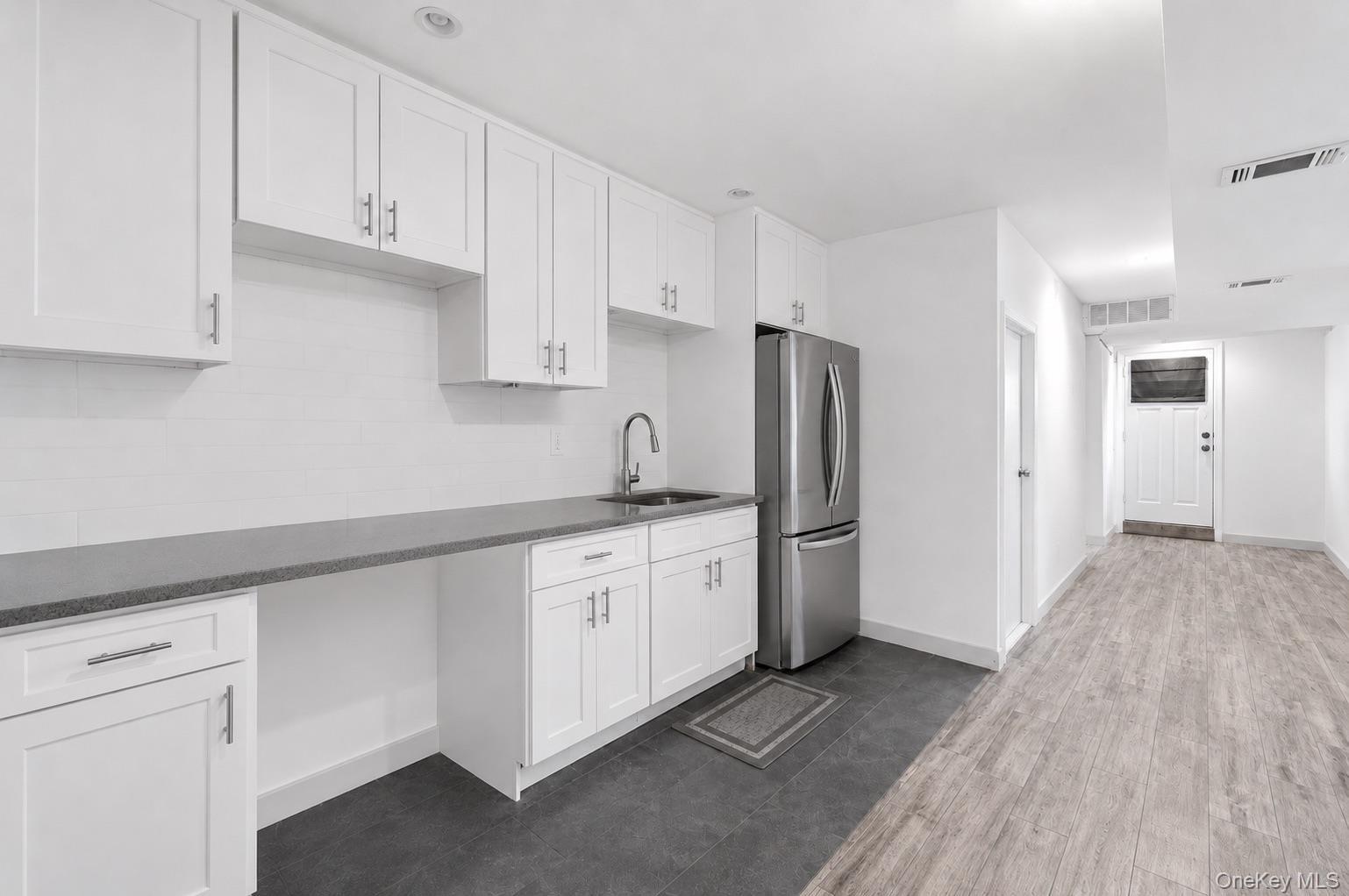 Single Family Robinson Avenue  Bronx, NY 10465, MLS-1022107-5