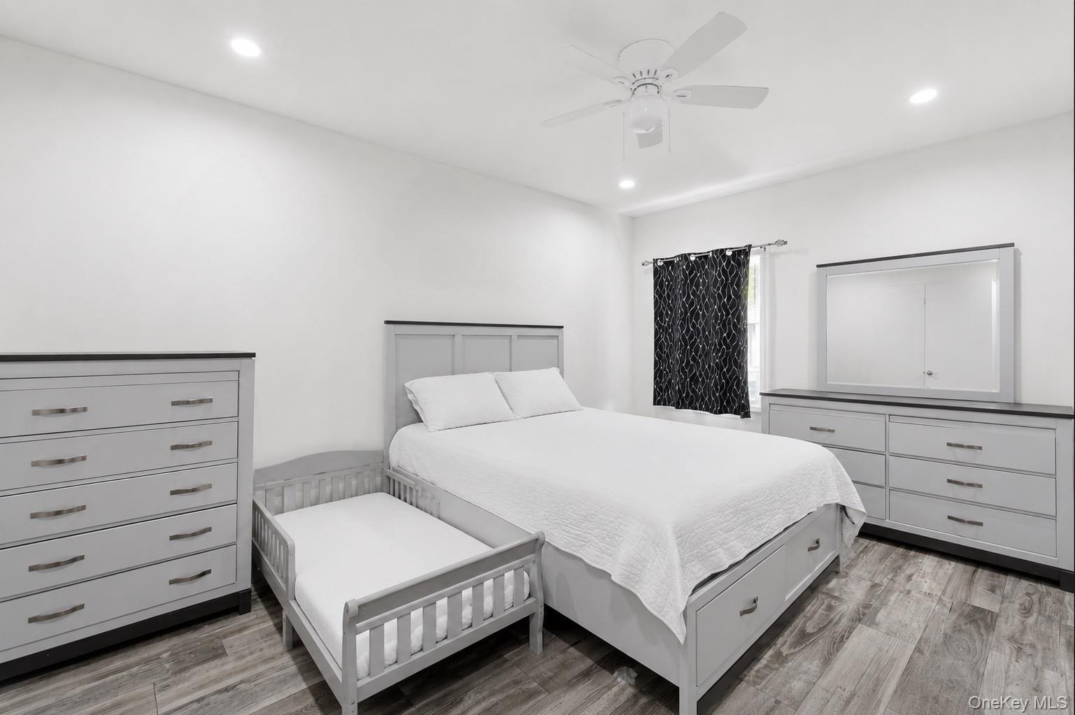 Single Family Robinson Avenue  Bronx, NY 10465, MLS-1022107-7