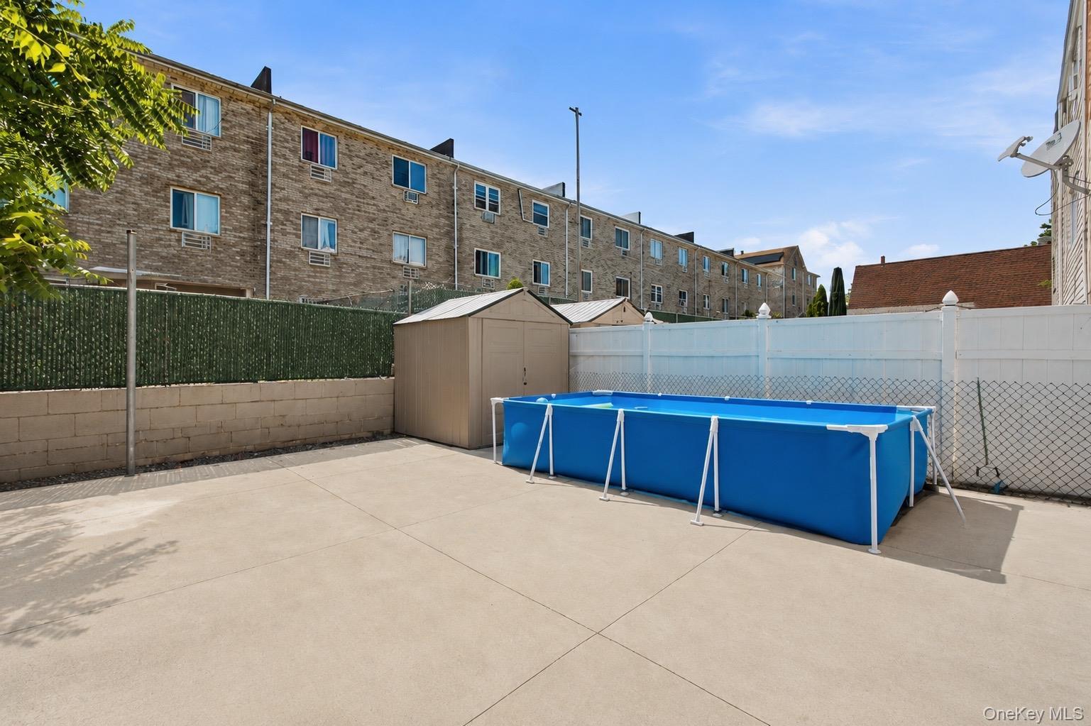 Single Family Robinson Avenue  Bronx, NY 10465, MLS-1022107-8