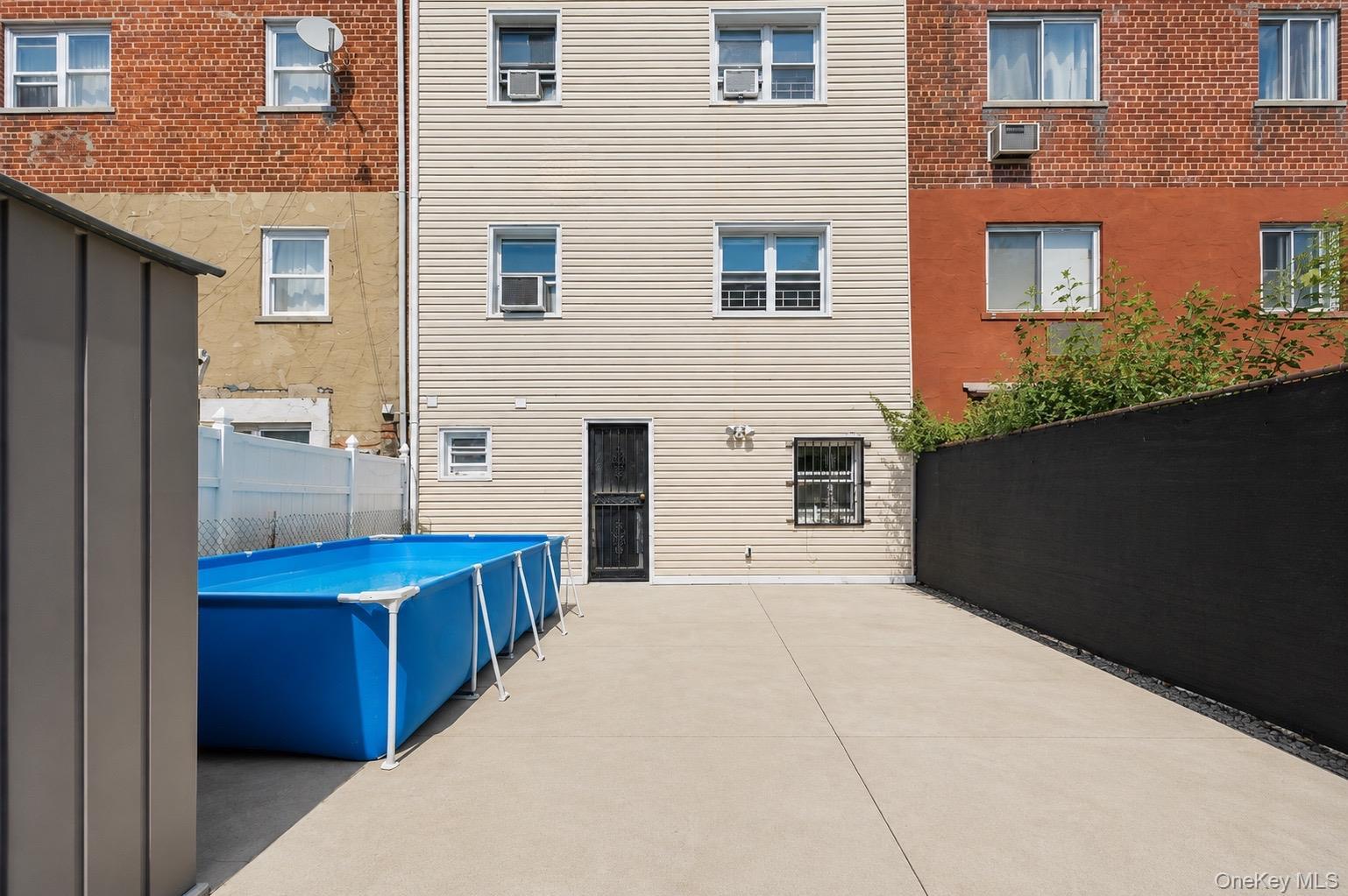 Single Family Robinson Avenue  Bronx, NY 10465, MLS-1022107-9