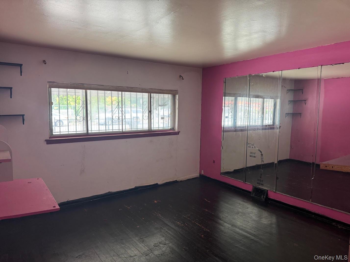 Single Family Wickham Avenue Bronx, NY 10469, MLS-1022114-3
